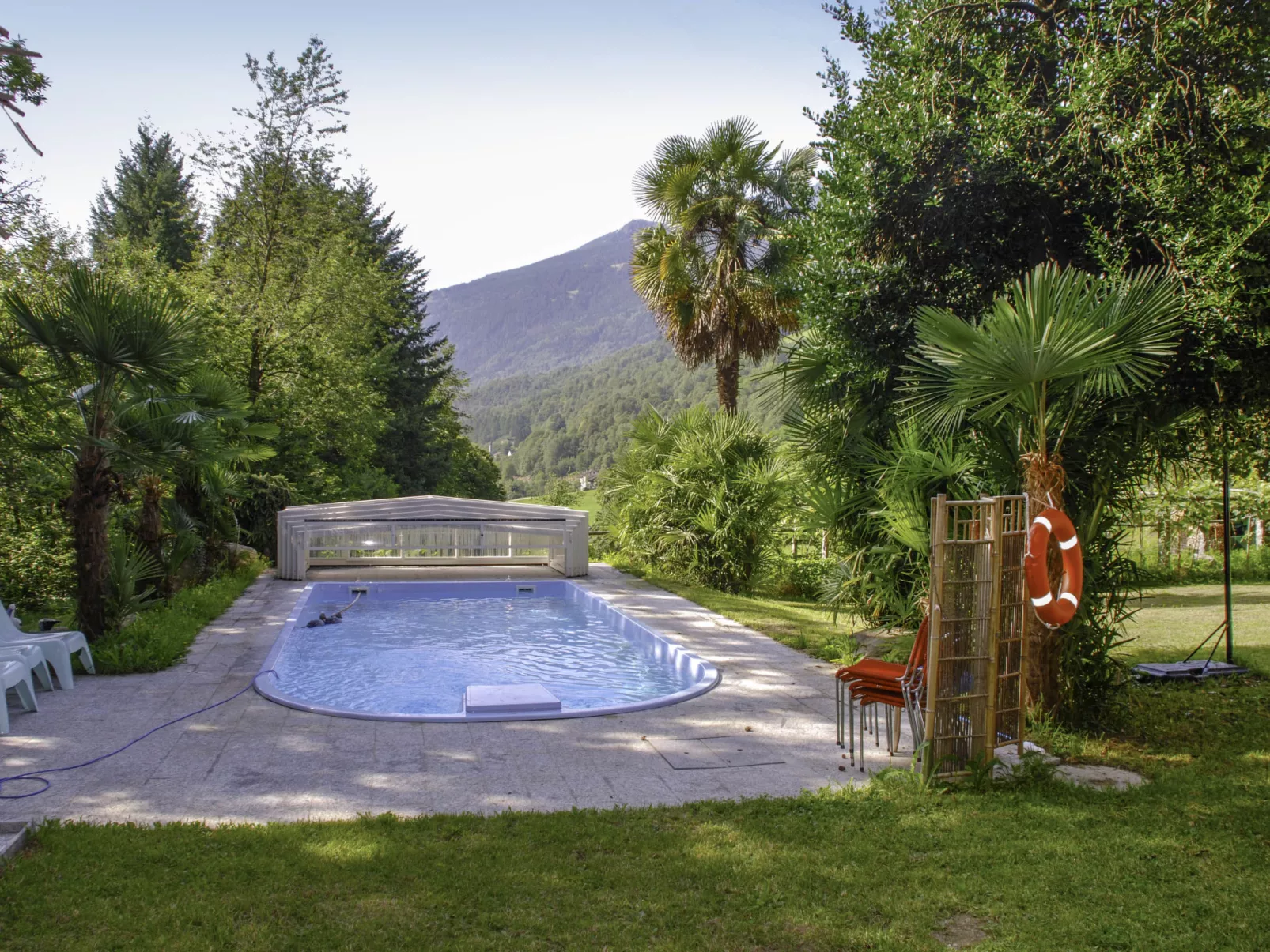 Poolside-Buiten