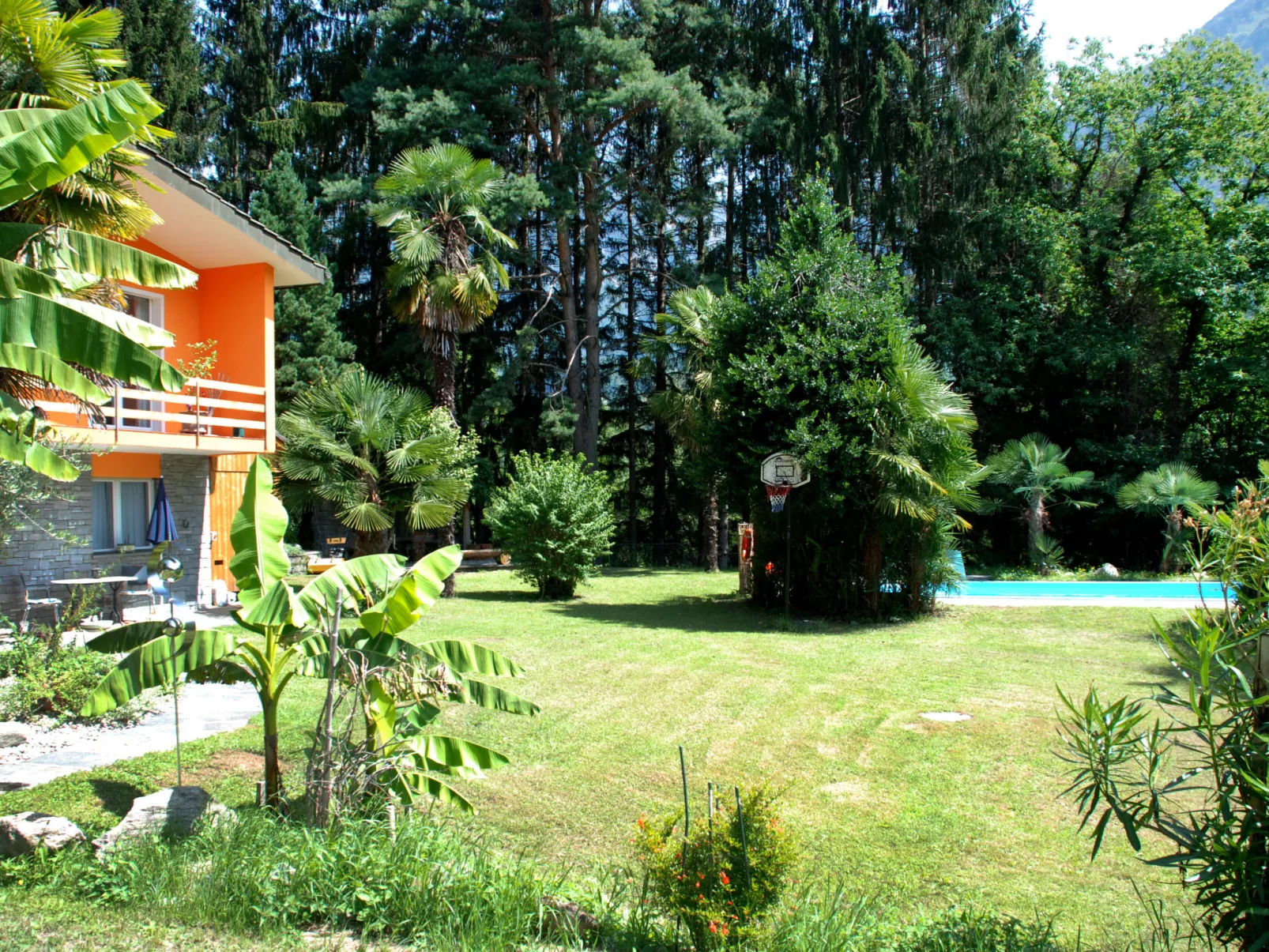 Poolside-Buiten