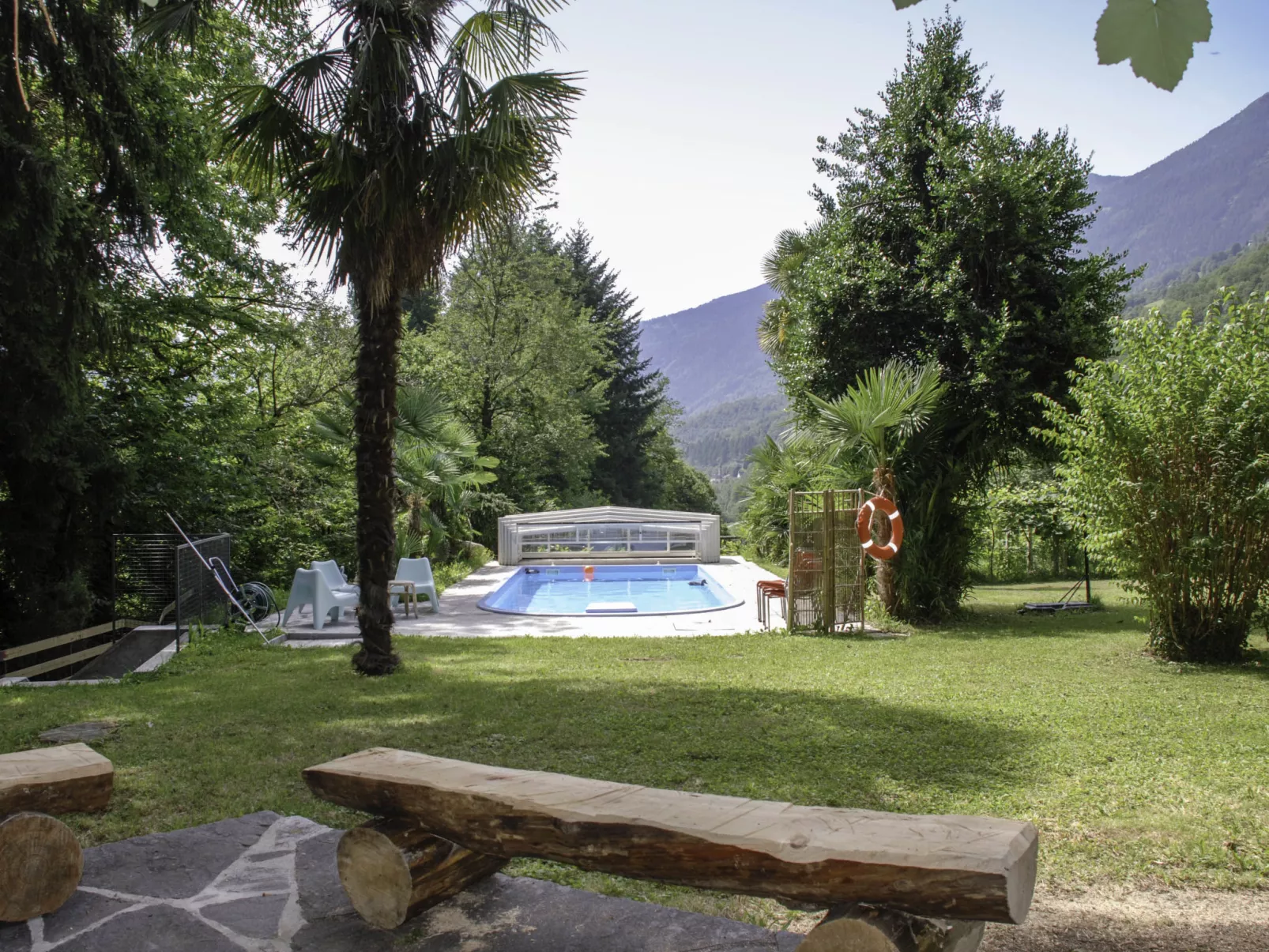 Poolside-Buiten