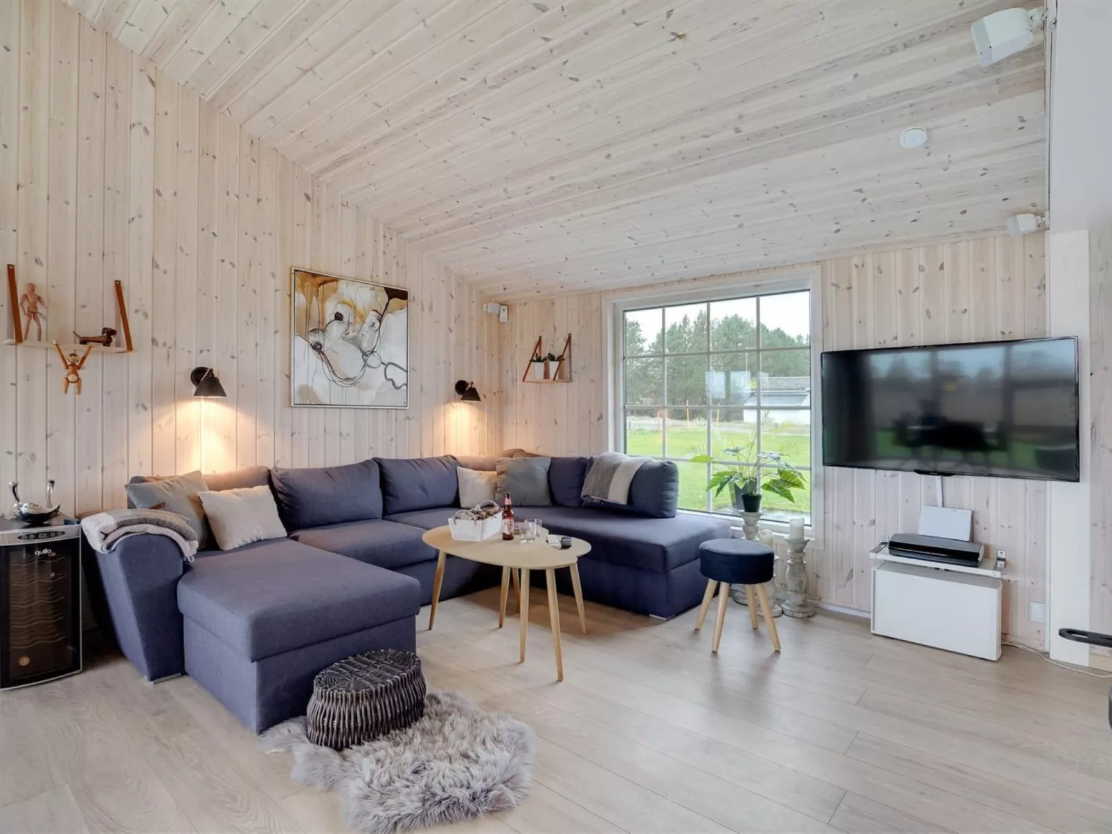 "Erna" - 400m from the sea