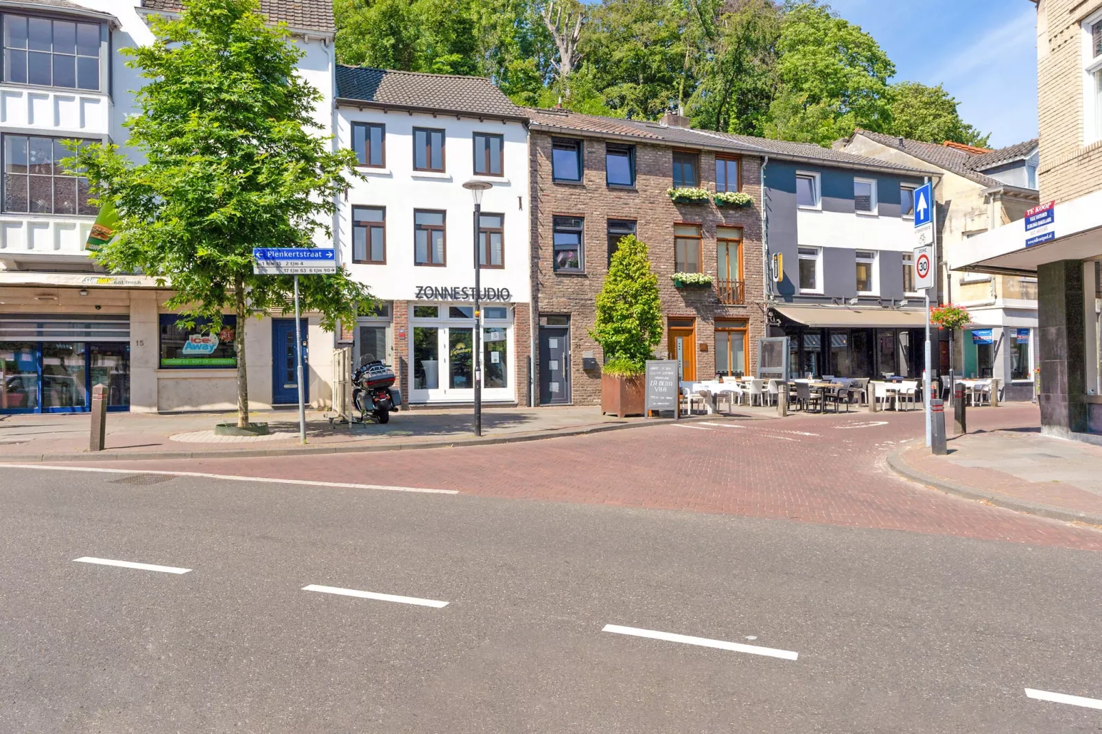 Plenkertstraat Valkenburg - Buitenkant zomer