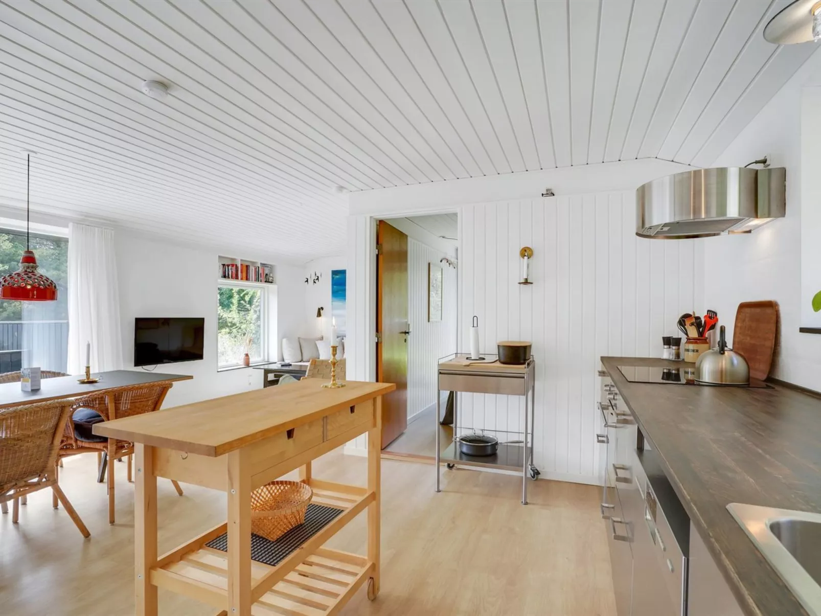 "Fidelia" - 800m from the sea