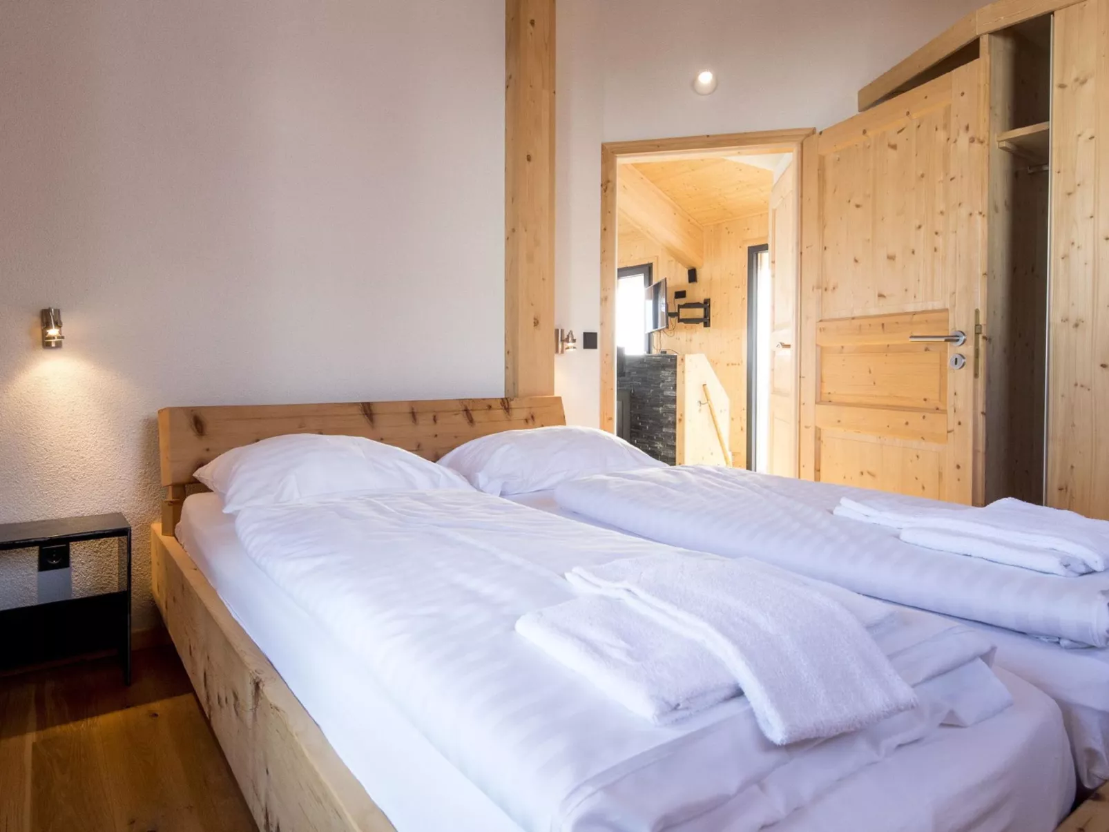 #2 mit IR-Sauna & Sprudelwanne innen-Binnen