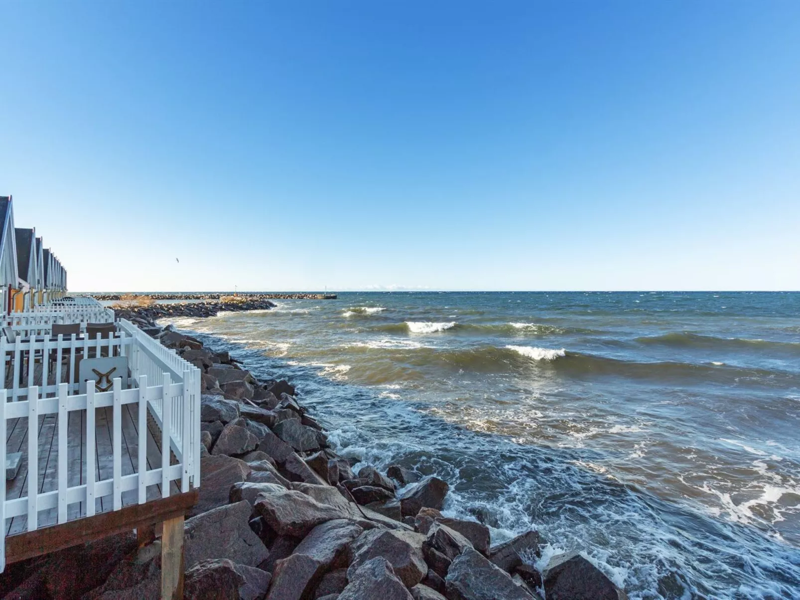 "Halldora" - 10m from the sea-Buiten