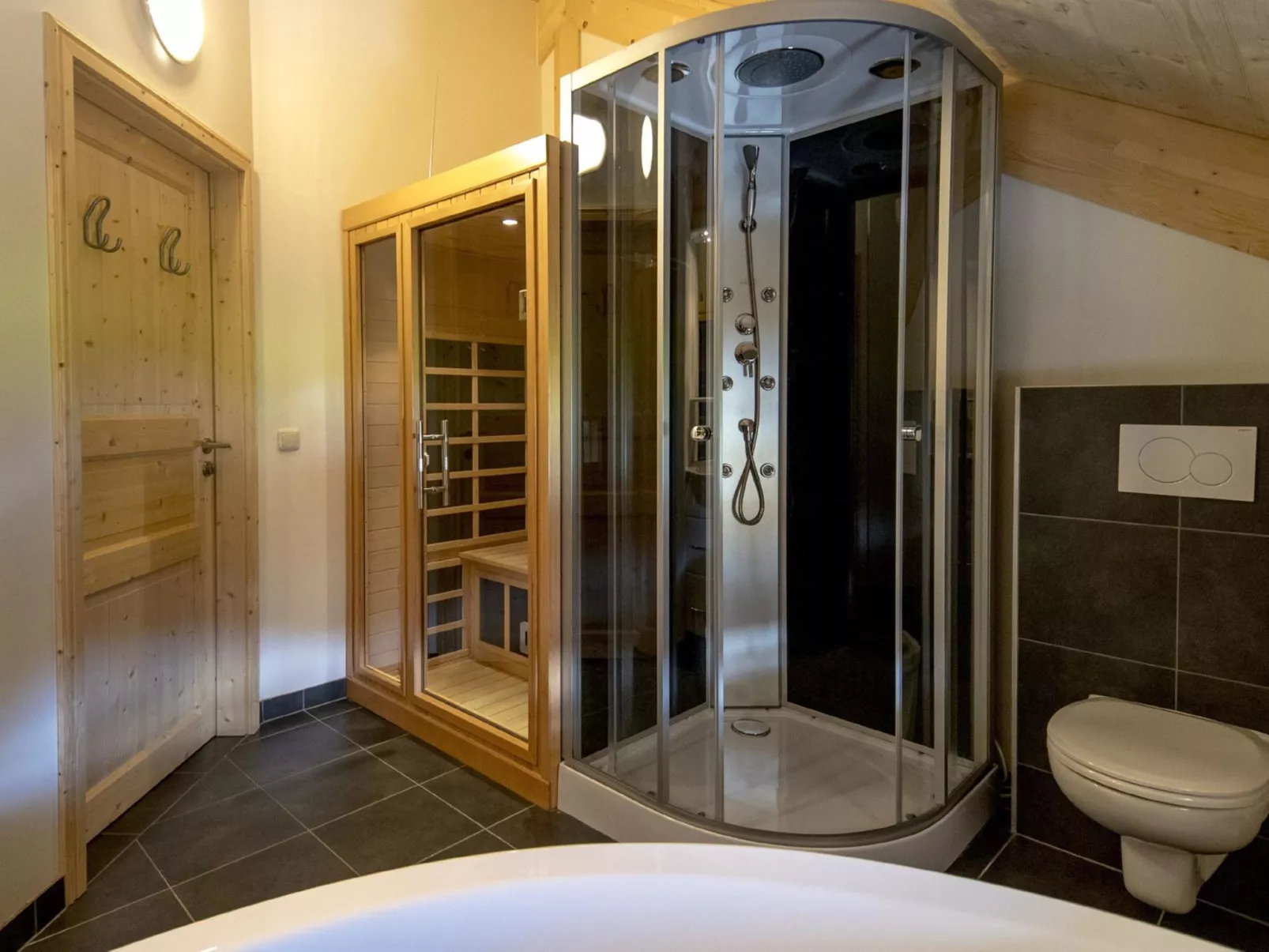 Mit 4 SZ,Sauna o.IR-Sauna+Sprudelbad