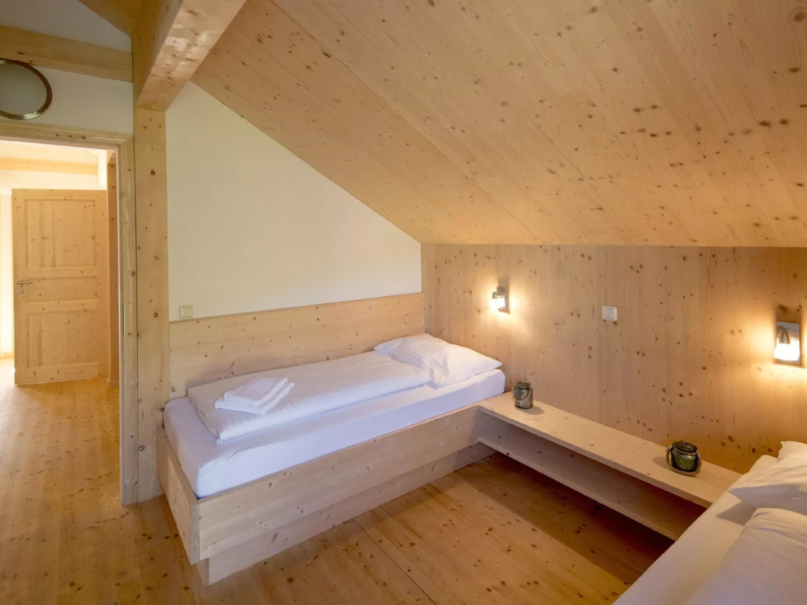 Sup.4 SZ Sauna o.IR-Sauna+Sprudelbad-Binnen