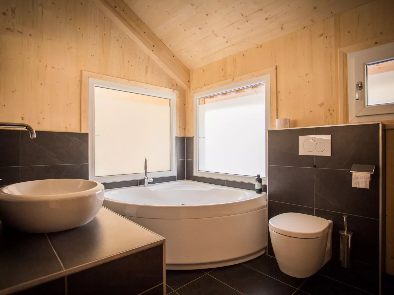 Premium mit 5 SZ,Sauna o IR-Sauna+SP-Binnen