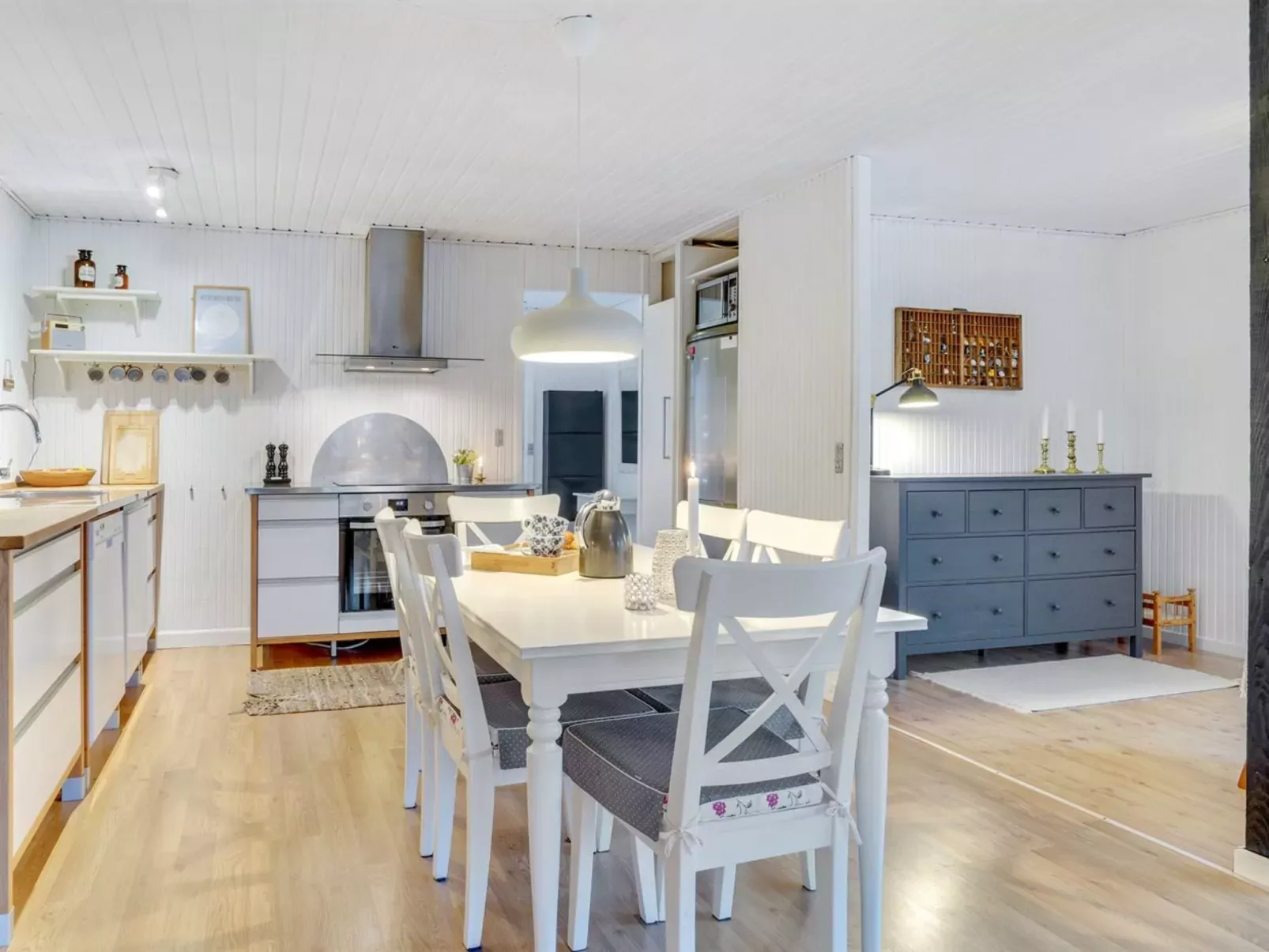 "Sadie" - 1.3km from the sea-Binnen