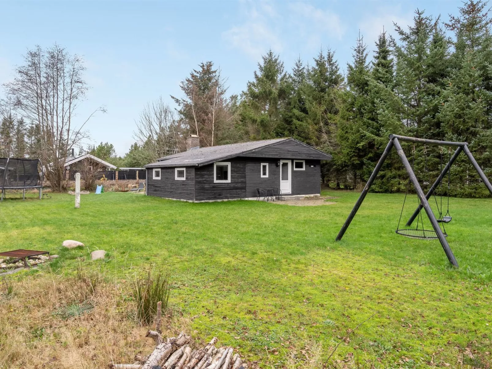 "Sadie" - 1.3km from the sea-Buiten