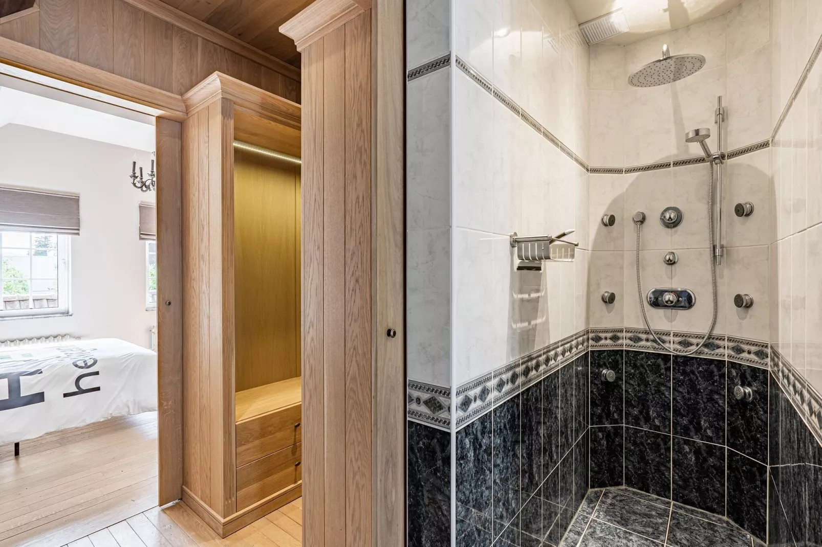 Hoeve Heiligenbron-Badkamer