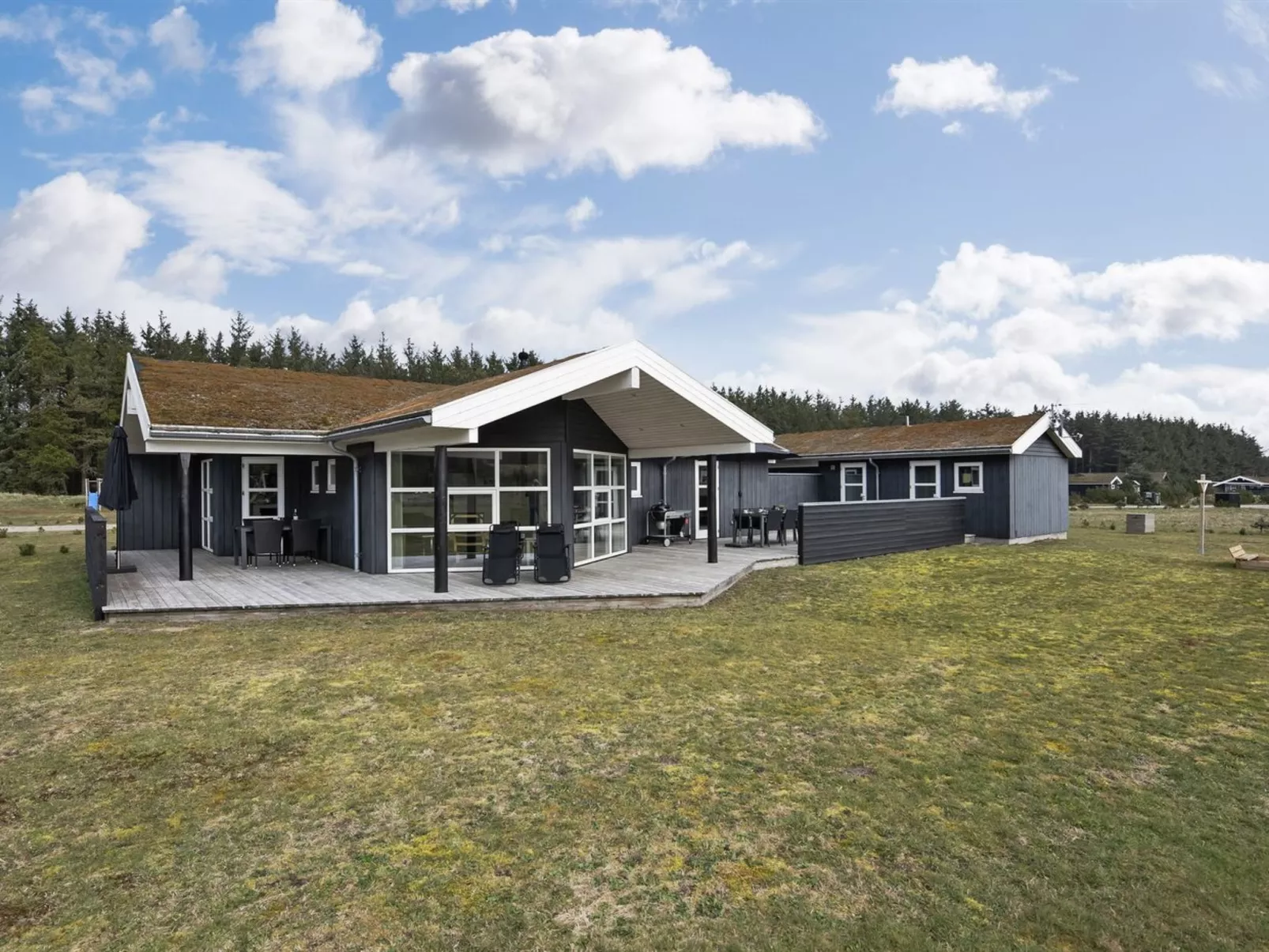 "Tessie" - 1.2km from the sea-Buiten