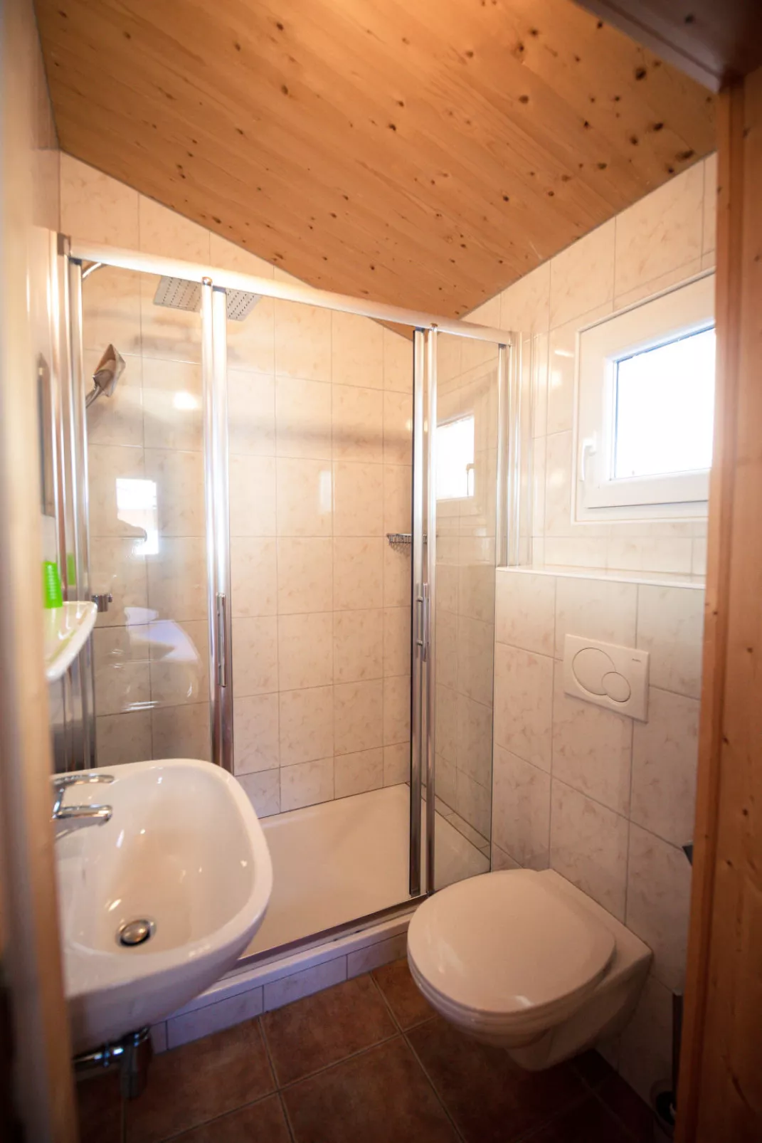 Premium #14 mit IR-Sauna-Binnen
