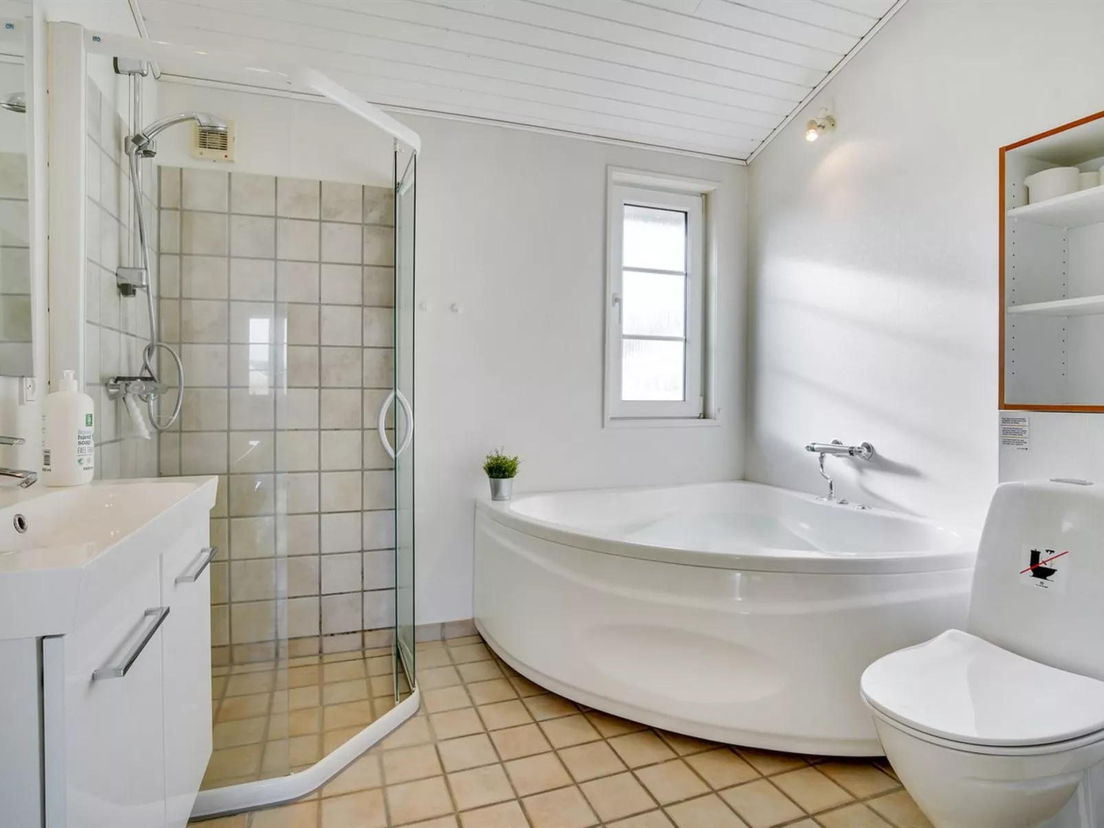 "Zaharinka" - 300m from the sea-Binnen