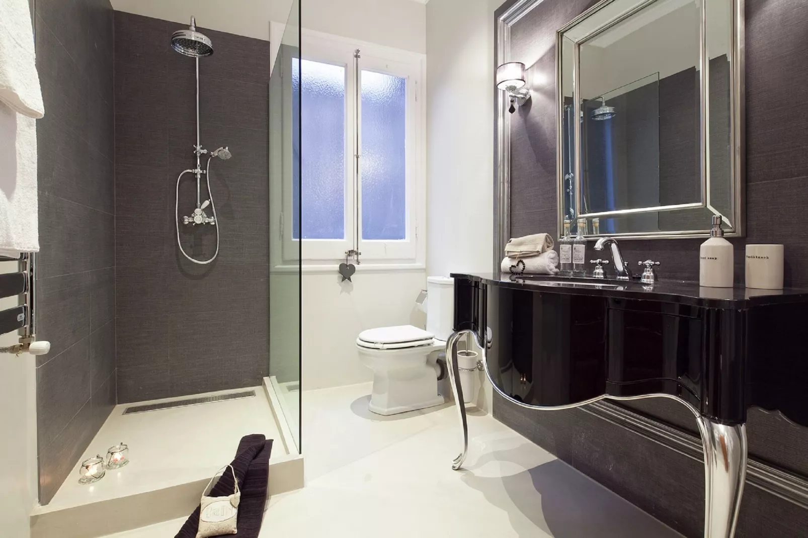 Catalunya Palace Apartment-Badkamer