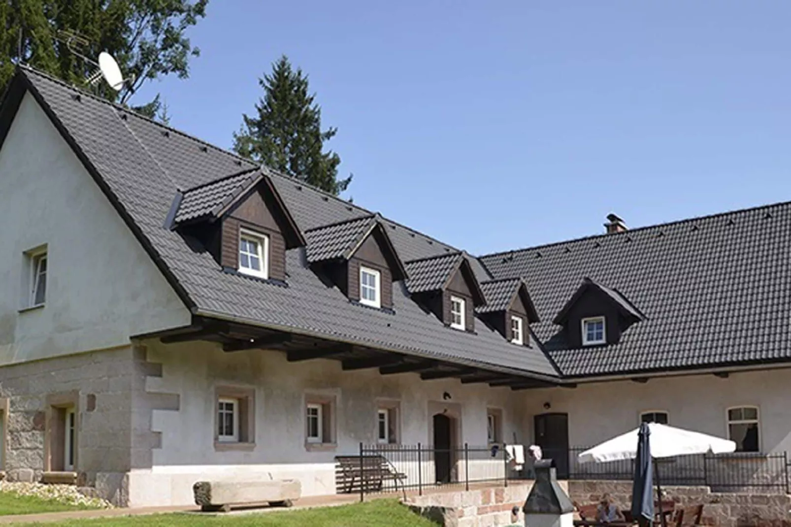 Hoeve Stupna-Buitenkant zomer