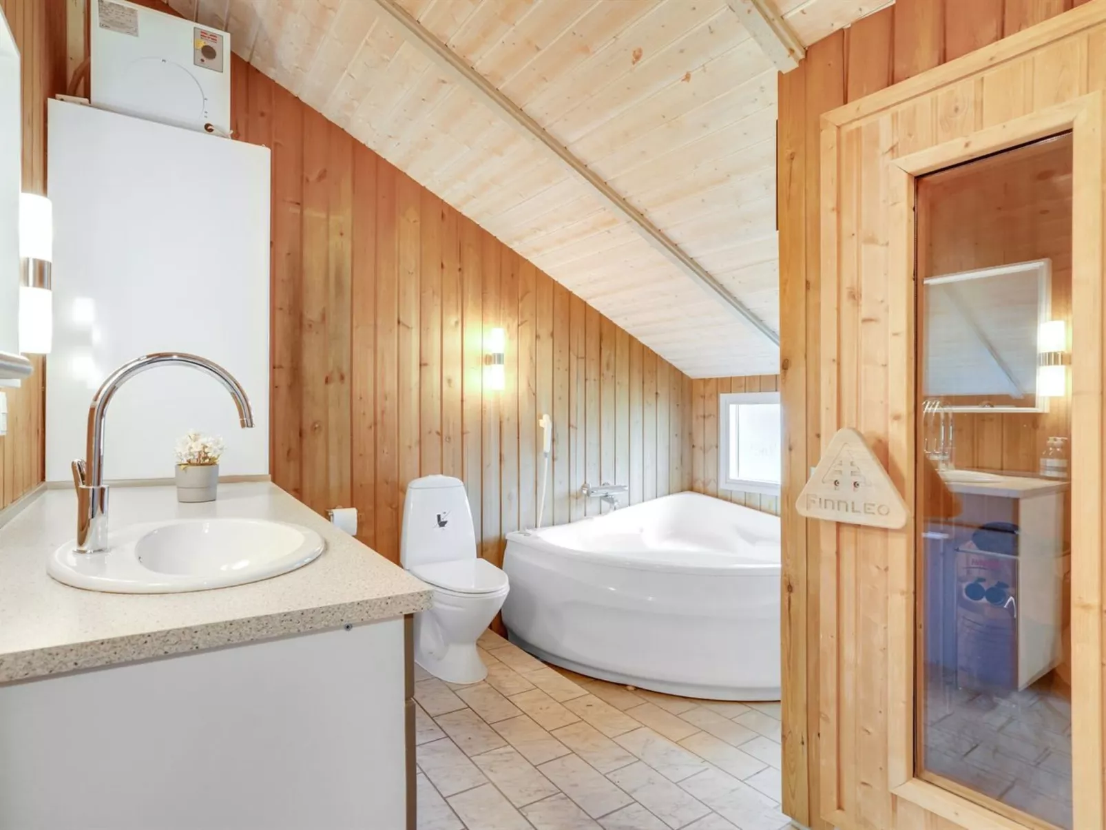 "Hithin" - 800m from the sea-Binnen