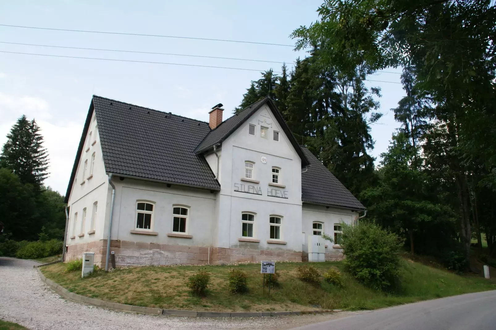Hoeve Stupna-Buitenkant zomer