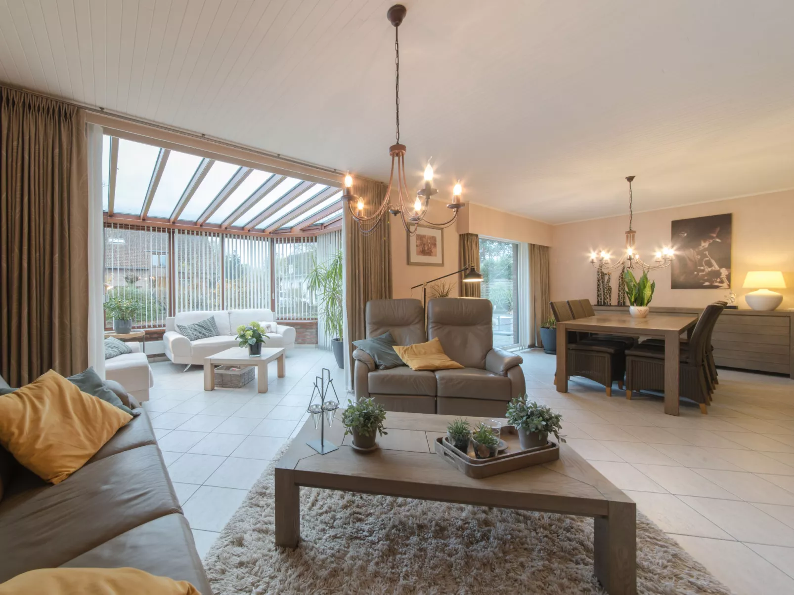 Villa Kievit with sauna and parking