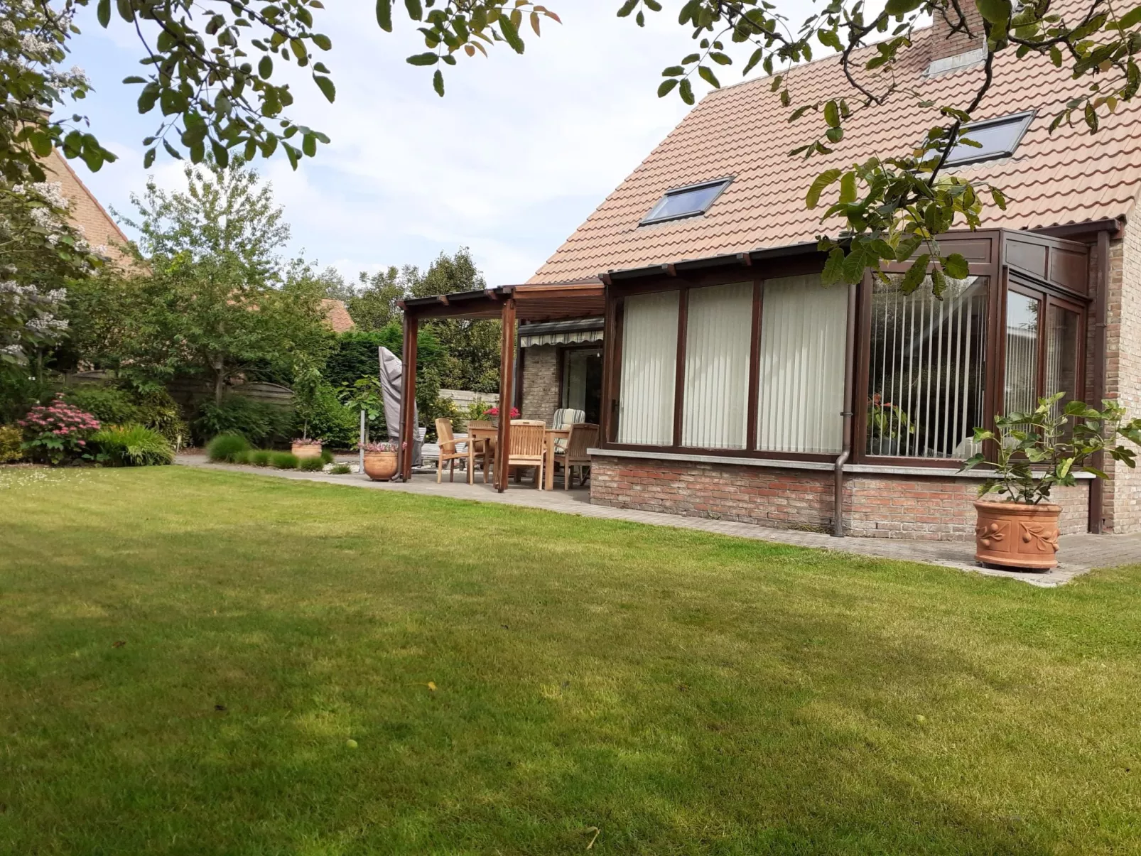 Villa Kievit with sauna and parking