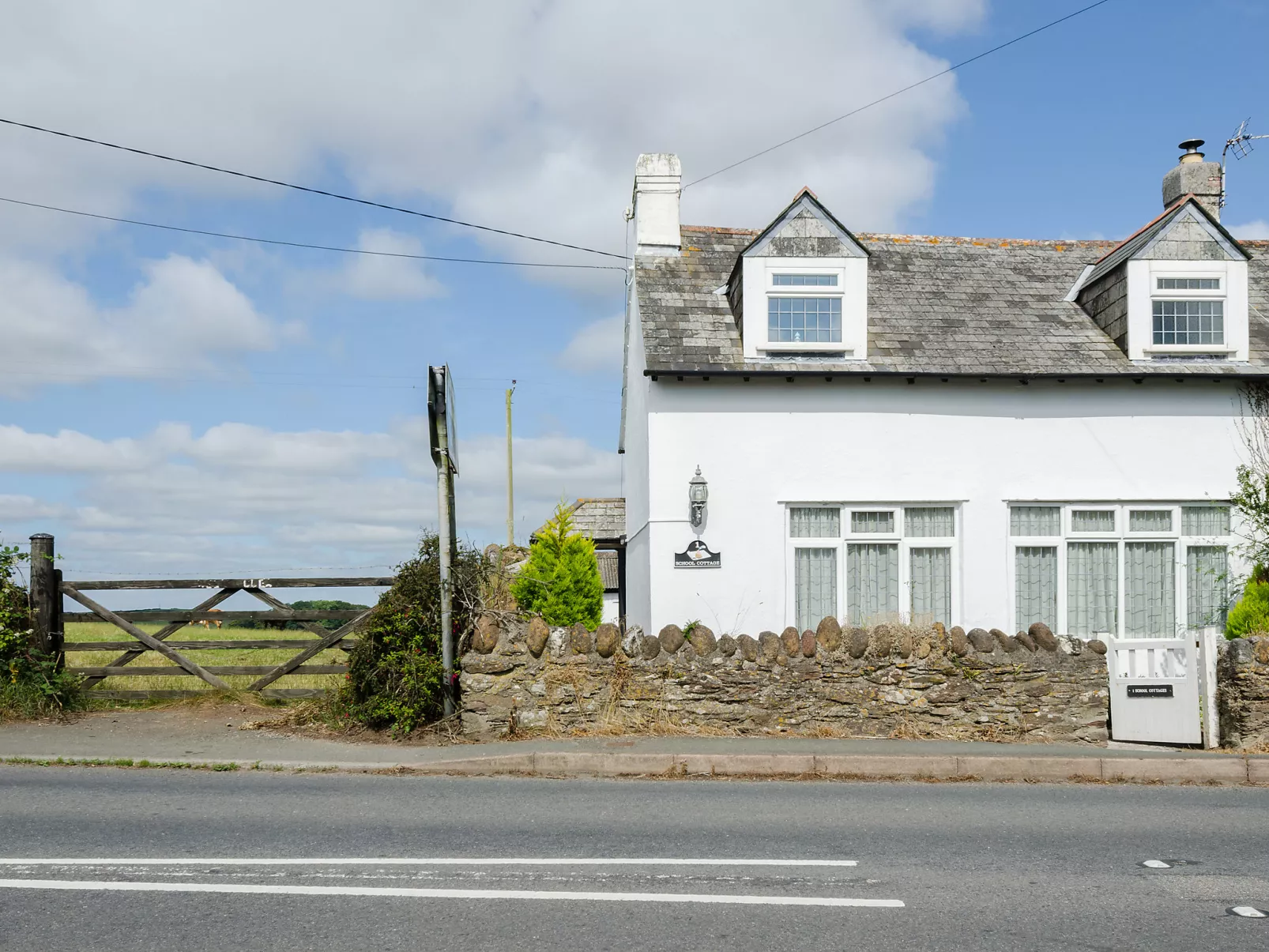1 School Cottages-Buiten
