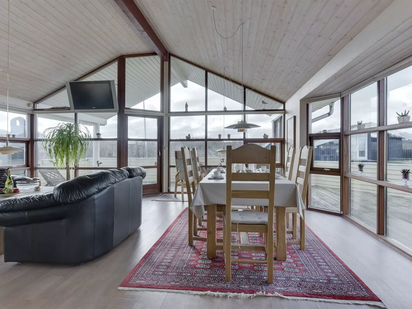 "Fam" - 300m from the sea-Binnen