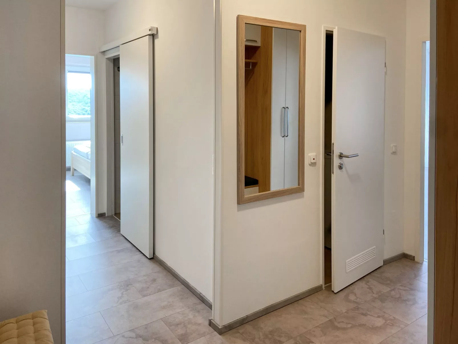 Horizont (B1014)-Binnen