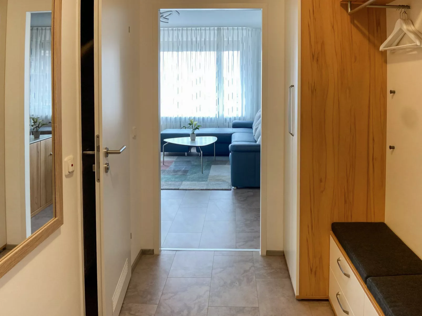 Horizont (B1014)-Binnen