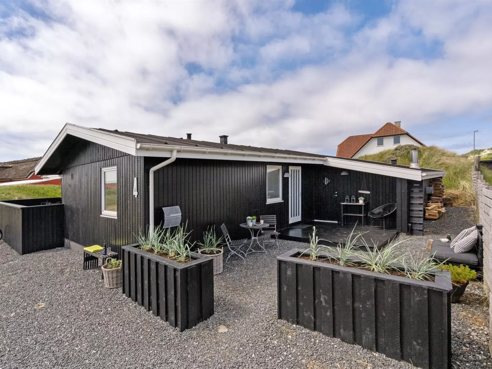 "Kiina" - 100m from the sea-Buiten