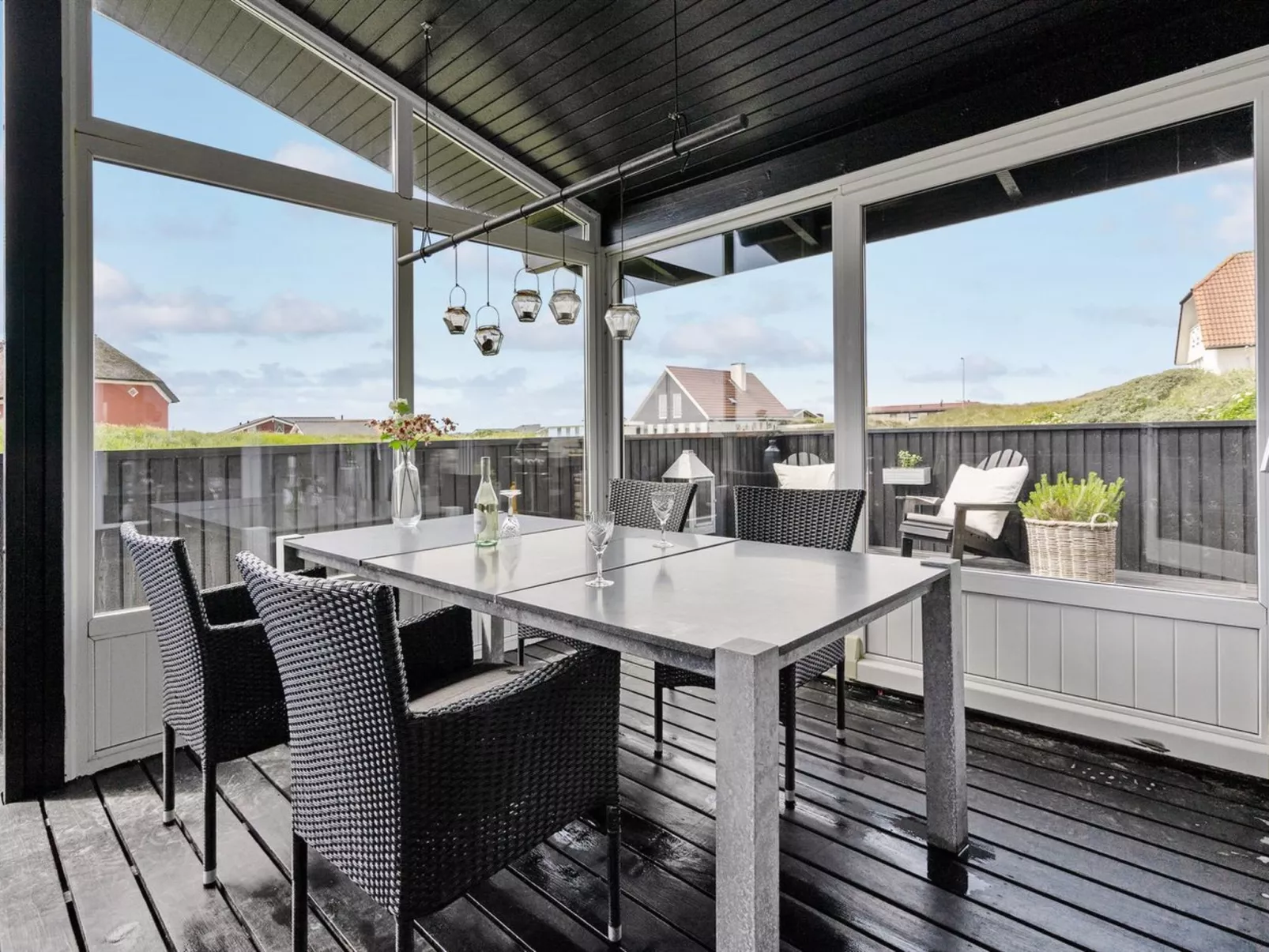 "Kiina" - 100m from the sea-Buiten