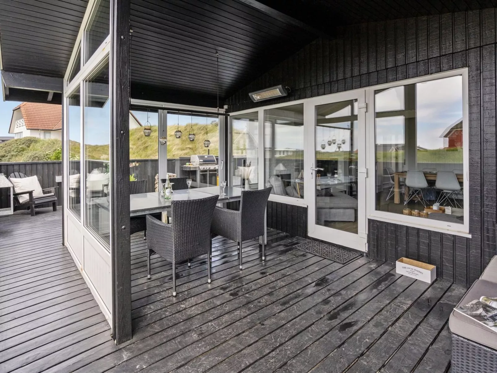 "Kiina" - 100m from the sea-Buiten