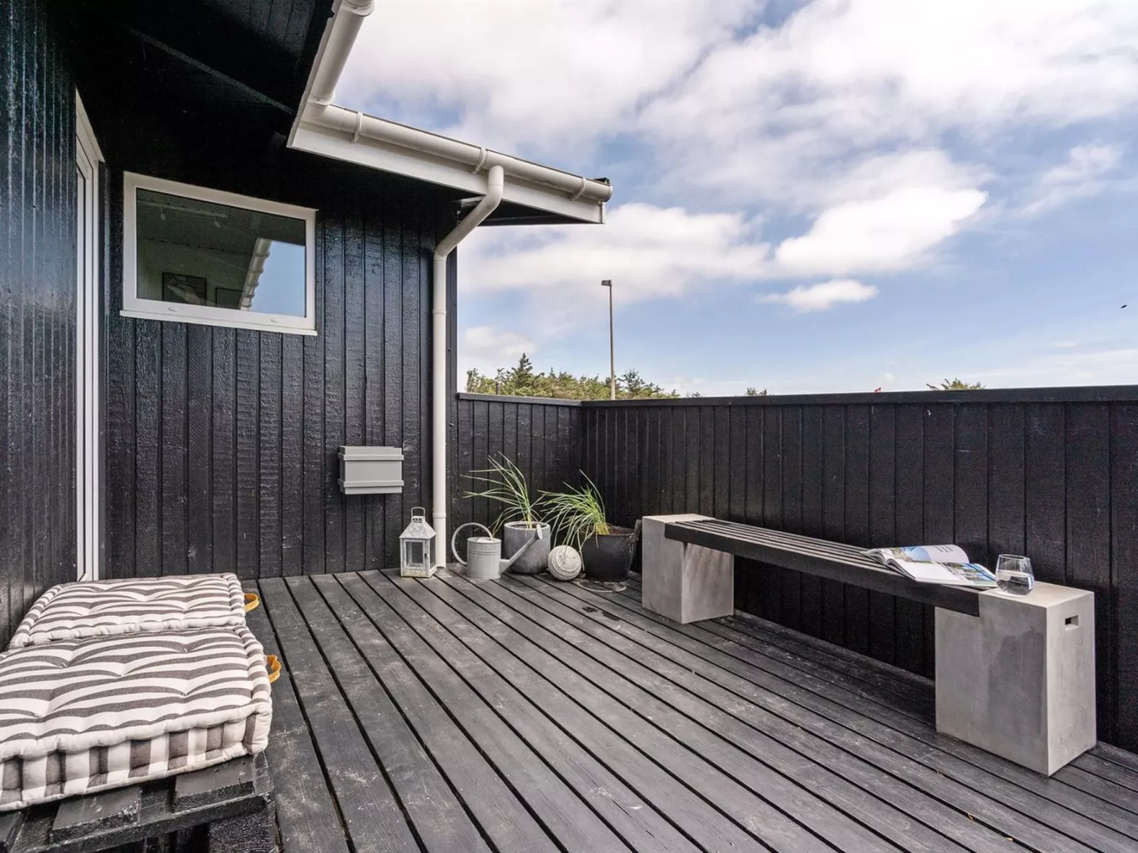 "Kiina" - 100m from the sea-Buiten