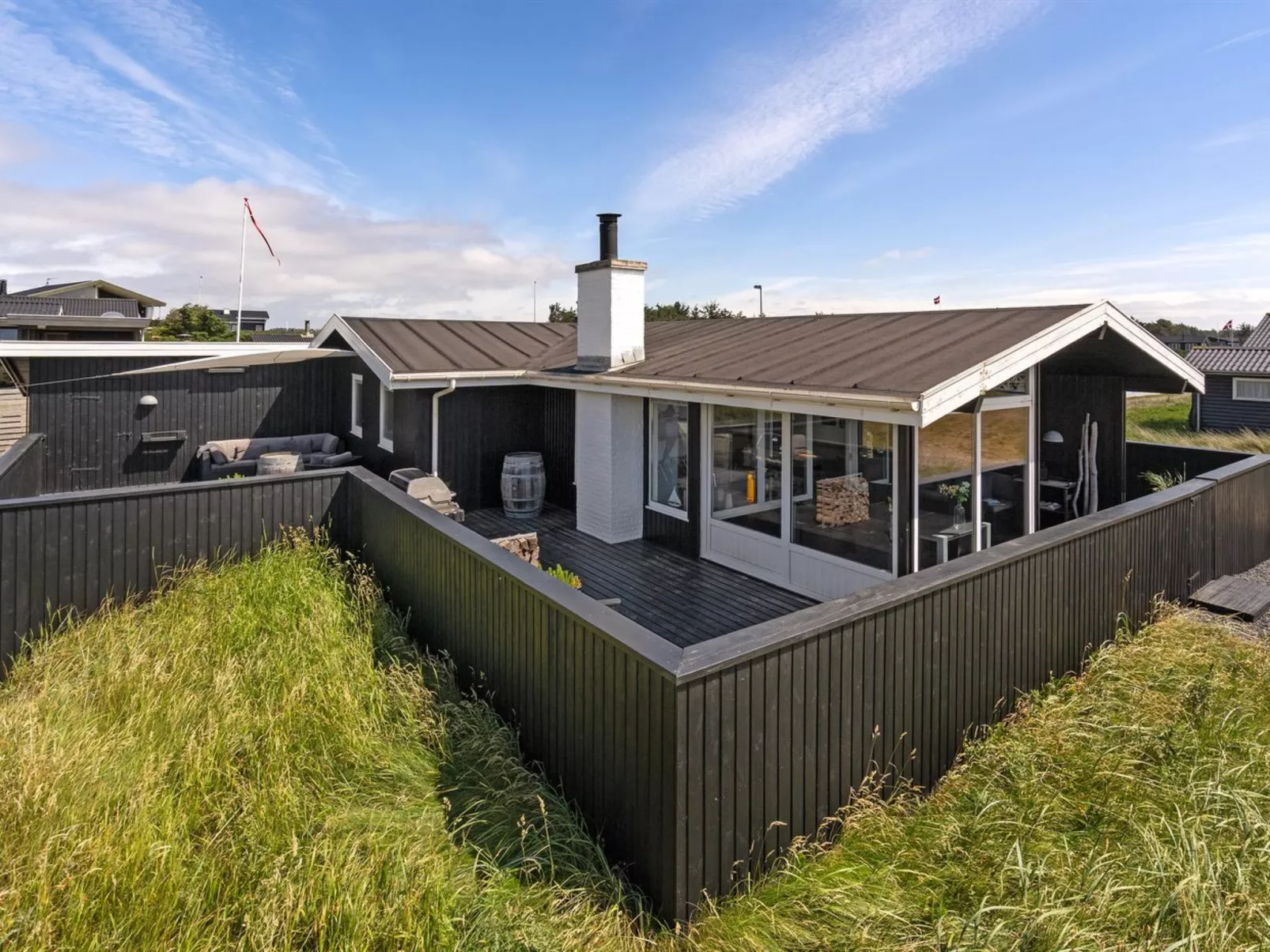 "Kiina" - 100m from the sea-Buiten