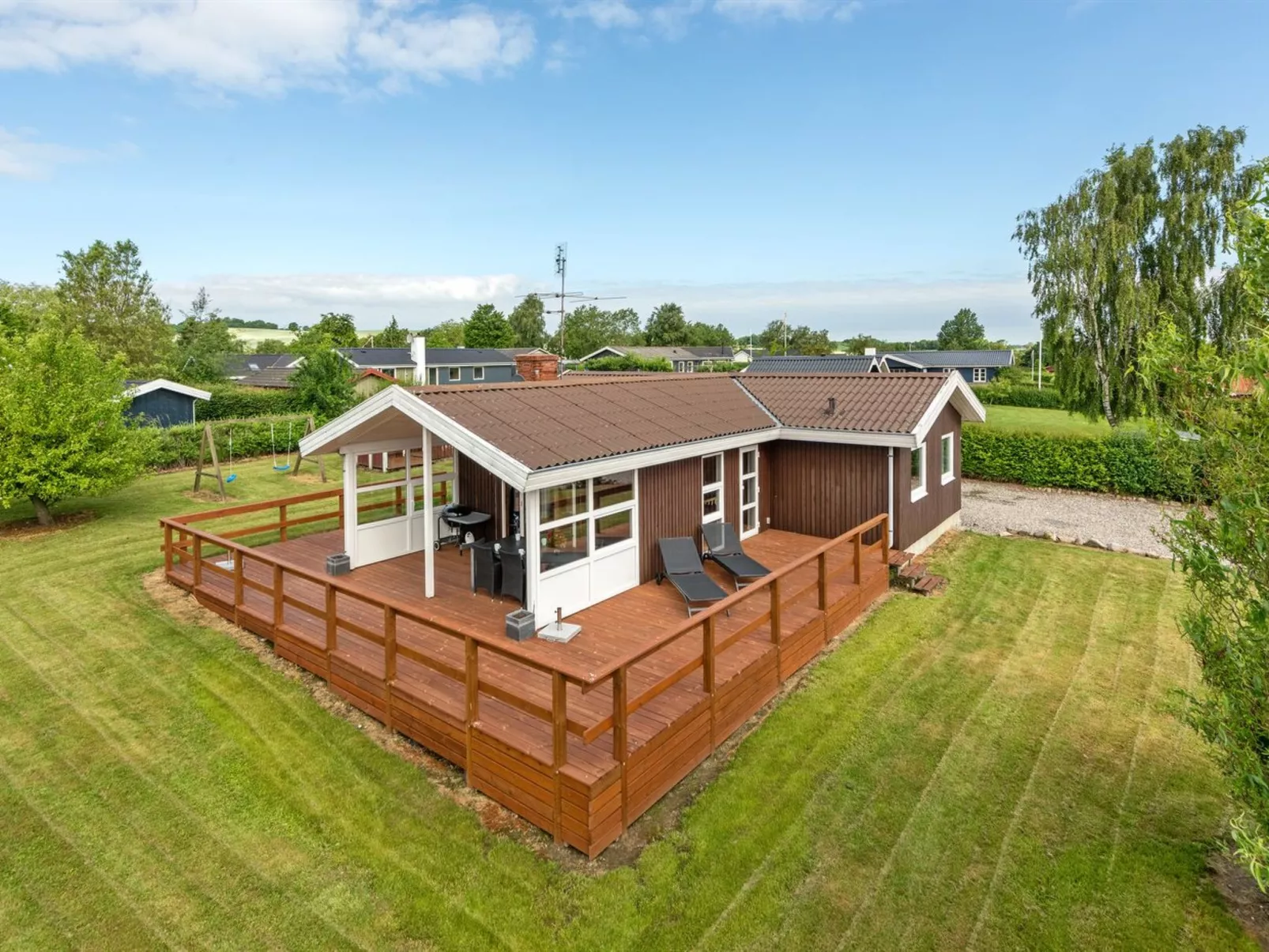 "Ellyn" - 500m from the sea