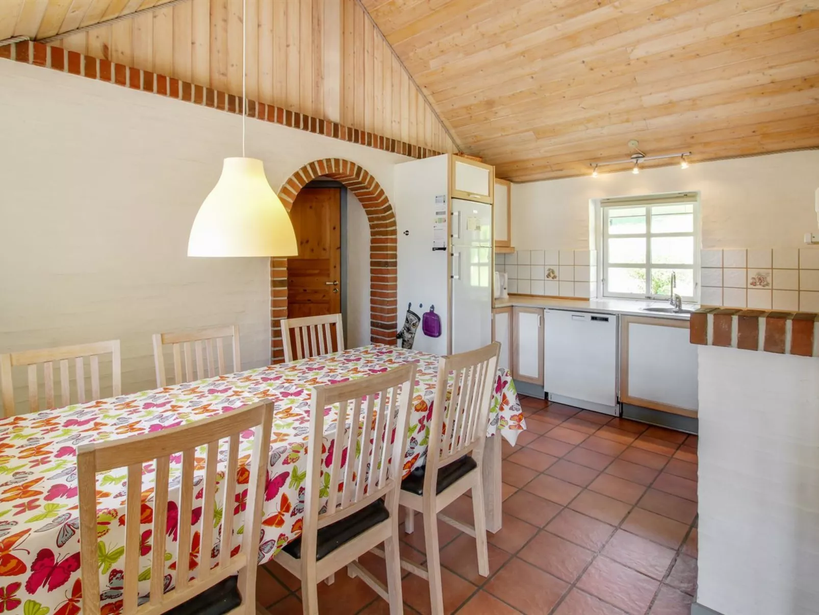 "Berglind" - 850m from the sea-Binnen