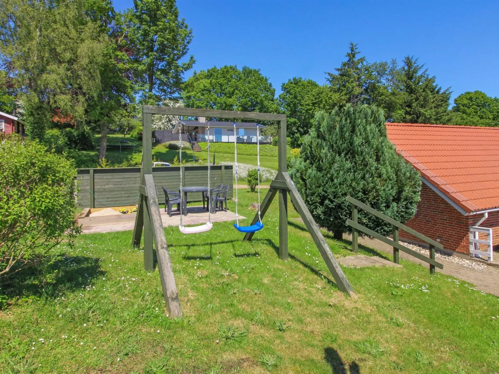 "Berglind" - 850m from the sea-Buiten