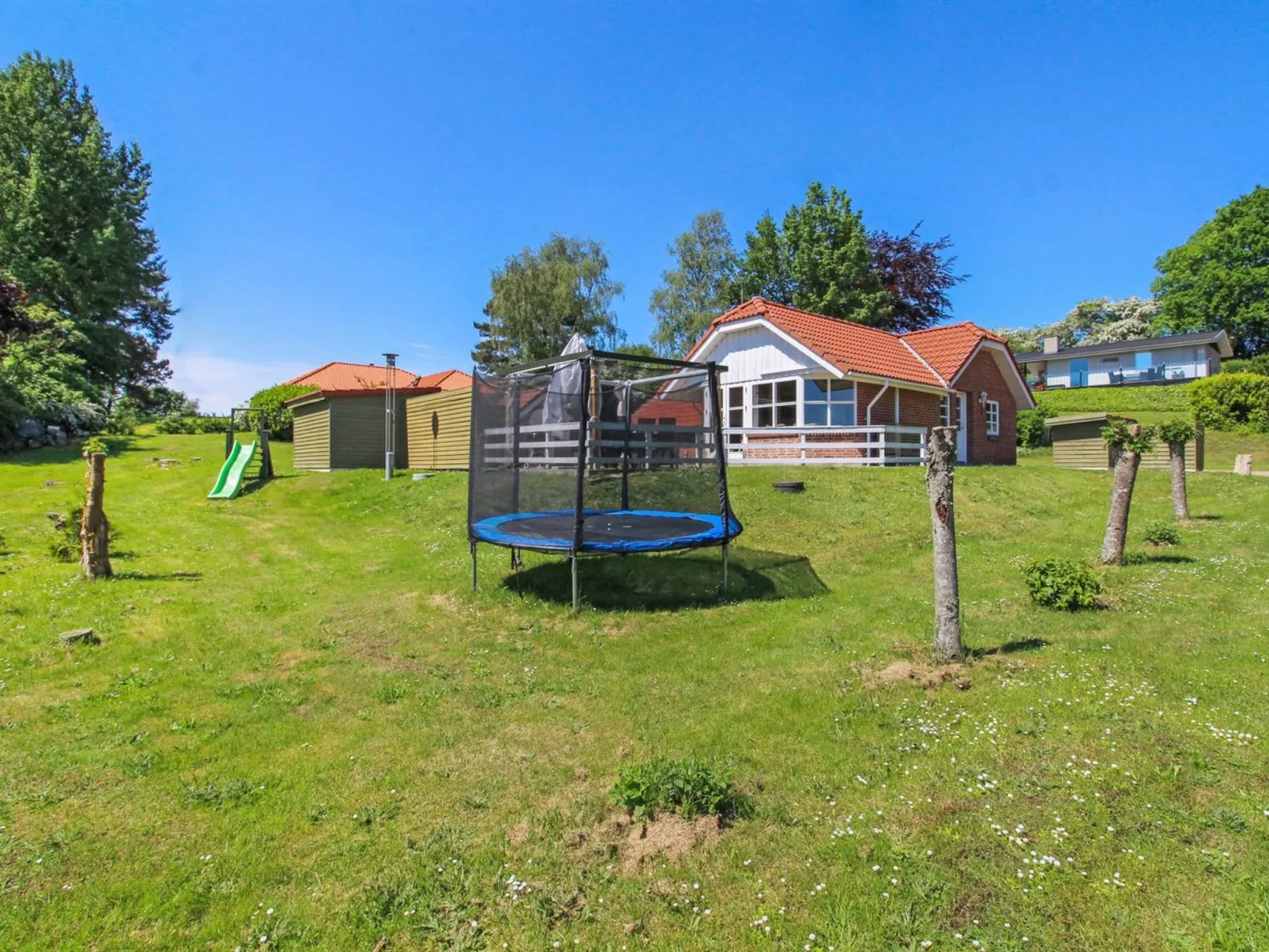 "Berglind" - 850m from the sea-Buiten