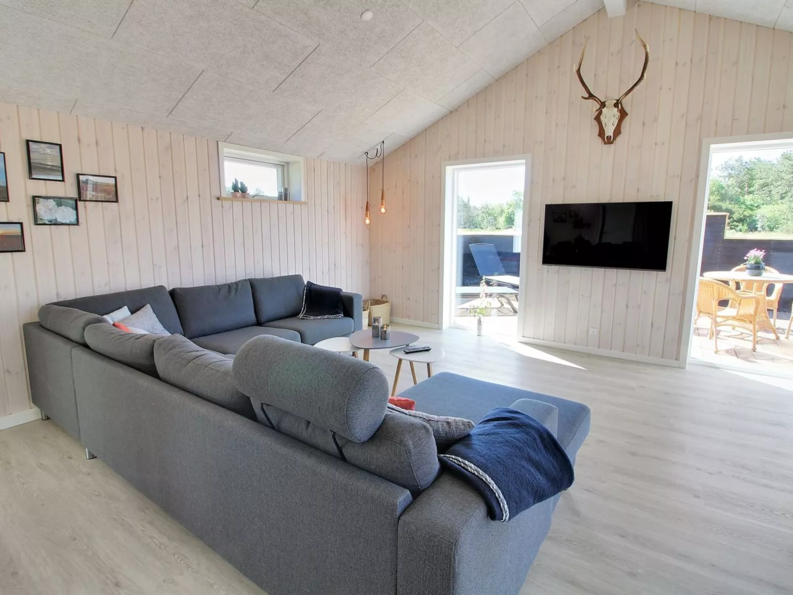 "Tahvo" - 3.3km from the sea-Binnen