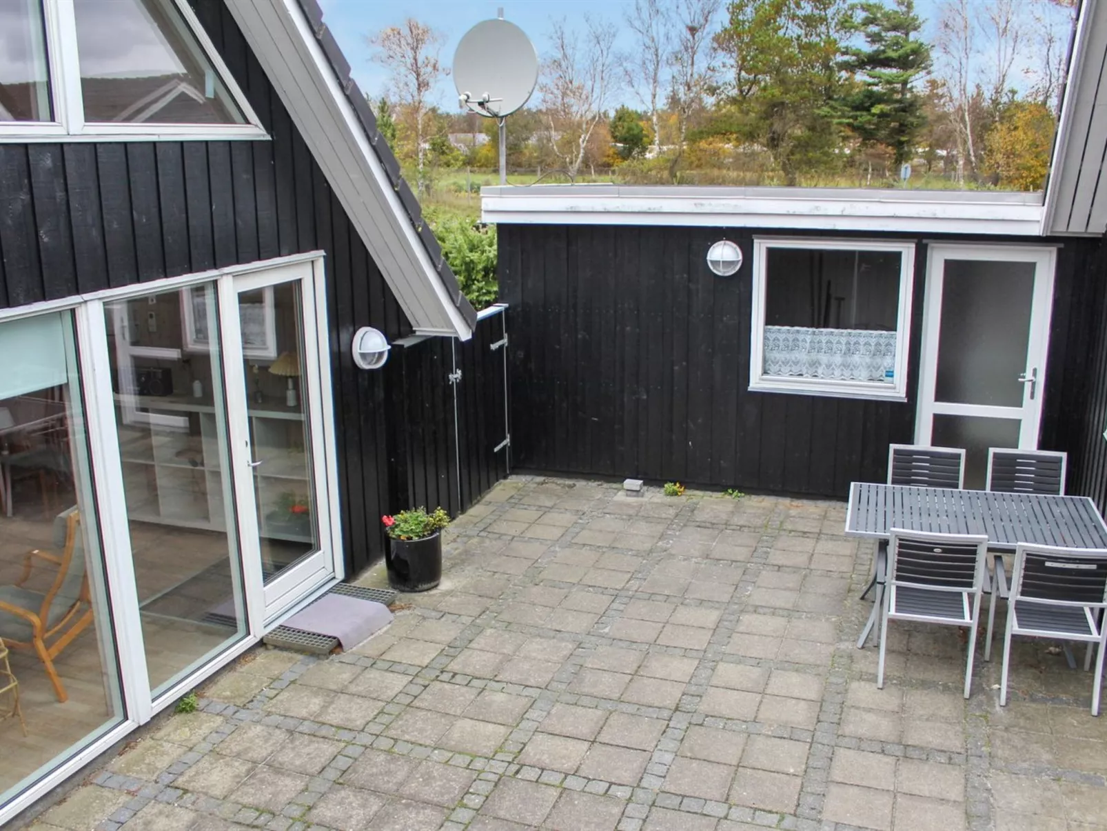 "Hejdie" - 150m from the sea-Binnen