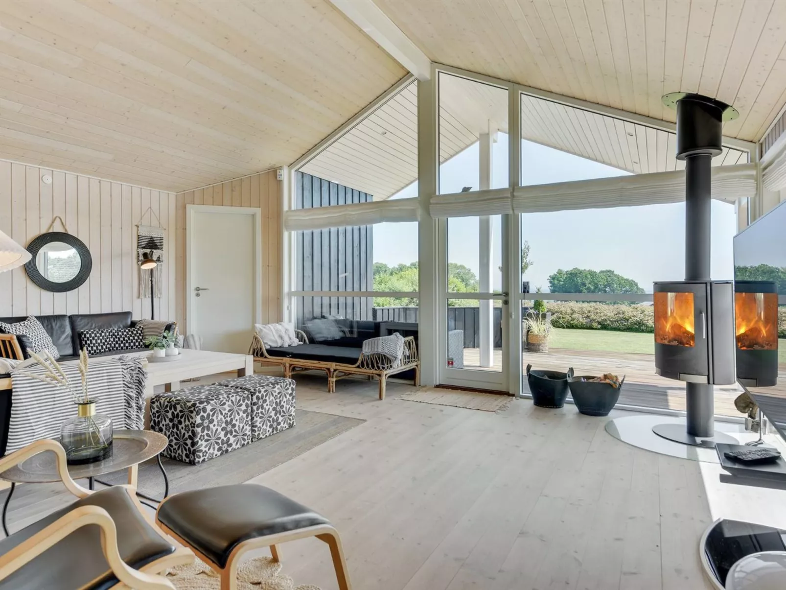 "Fridtjof" - 100m from the sea