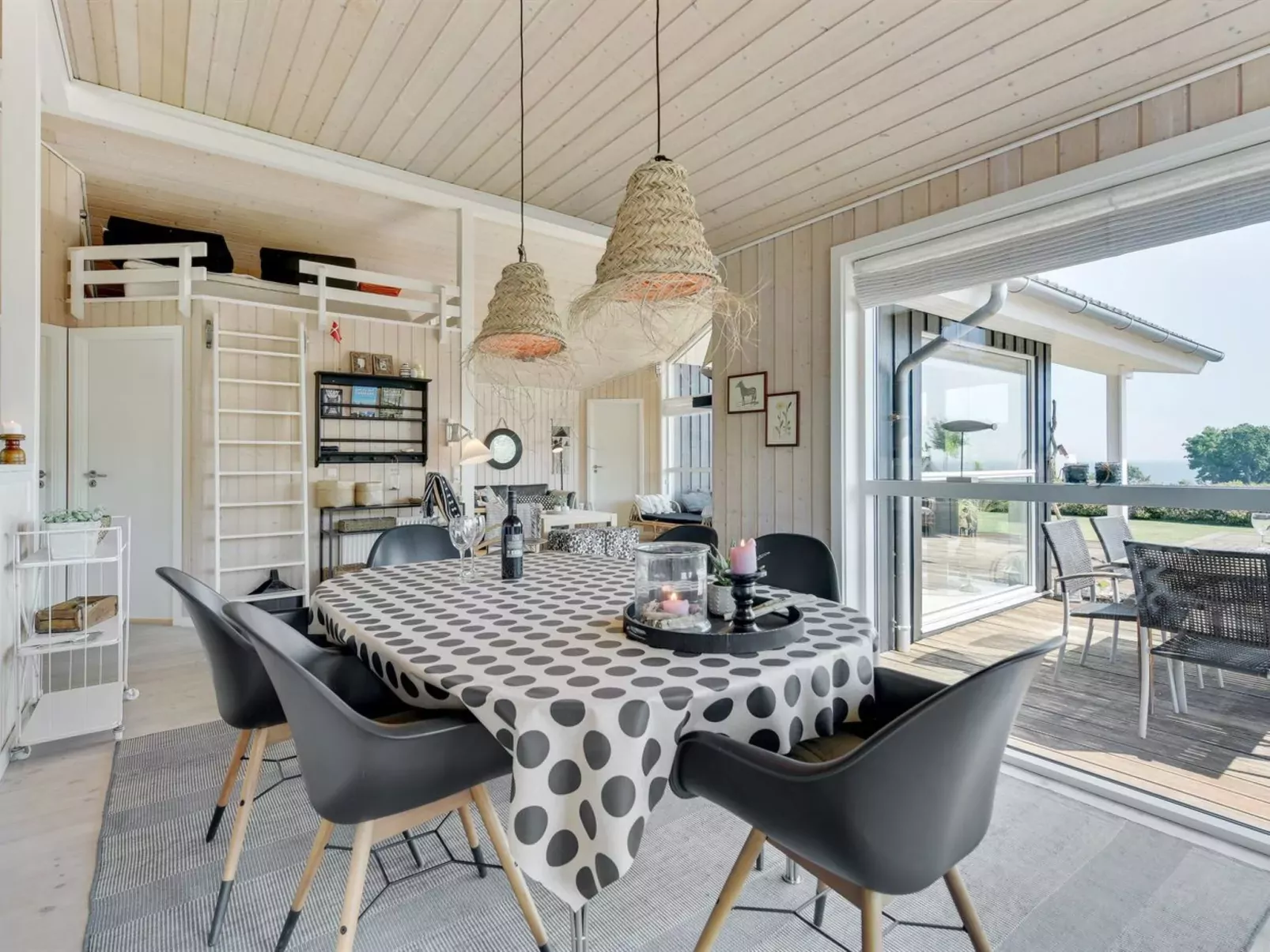 "Fridtjof" - 100m from the sea-Binnen