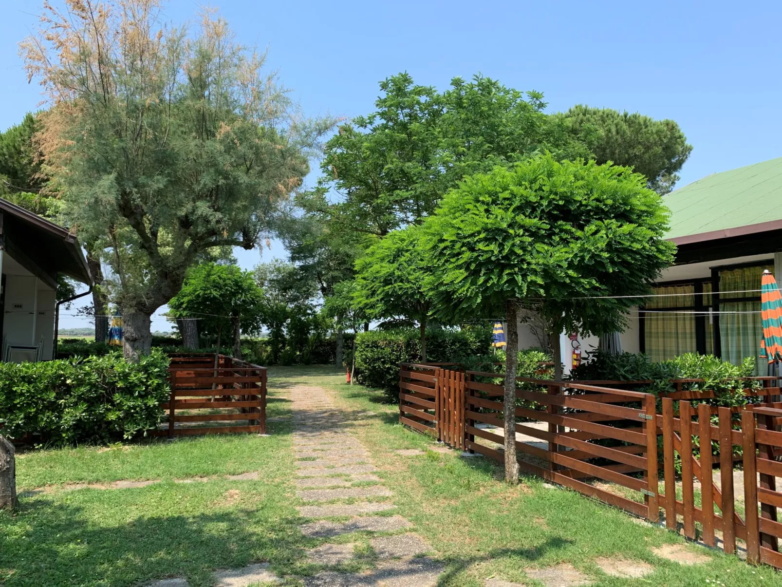 Dog's Bungalow-Buiten