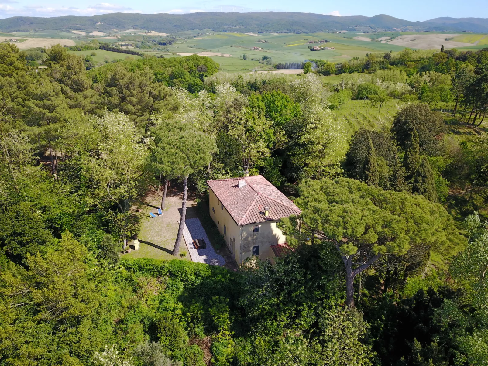 Pietra-Buiten