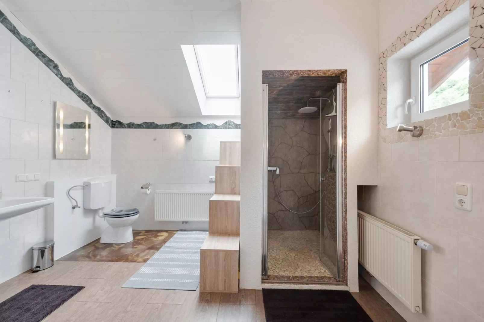 Countryside Home with Swimming Pool II - Badkamer