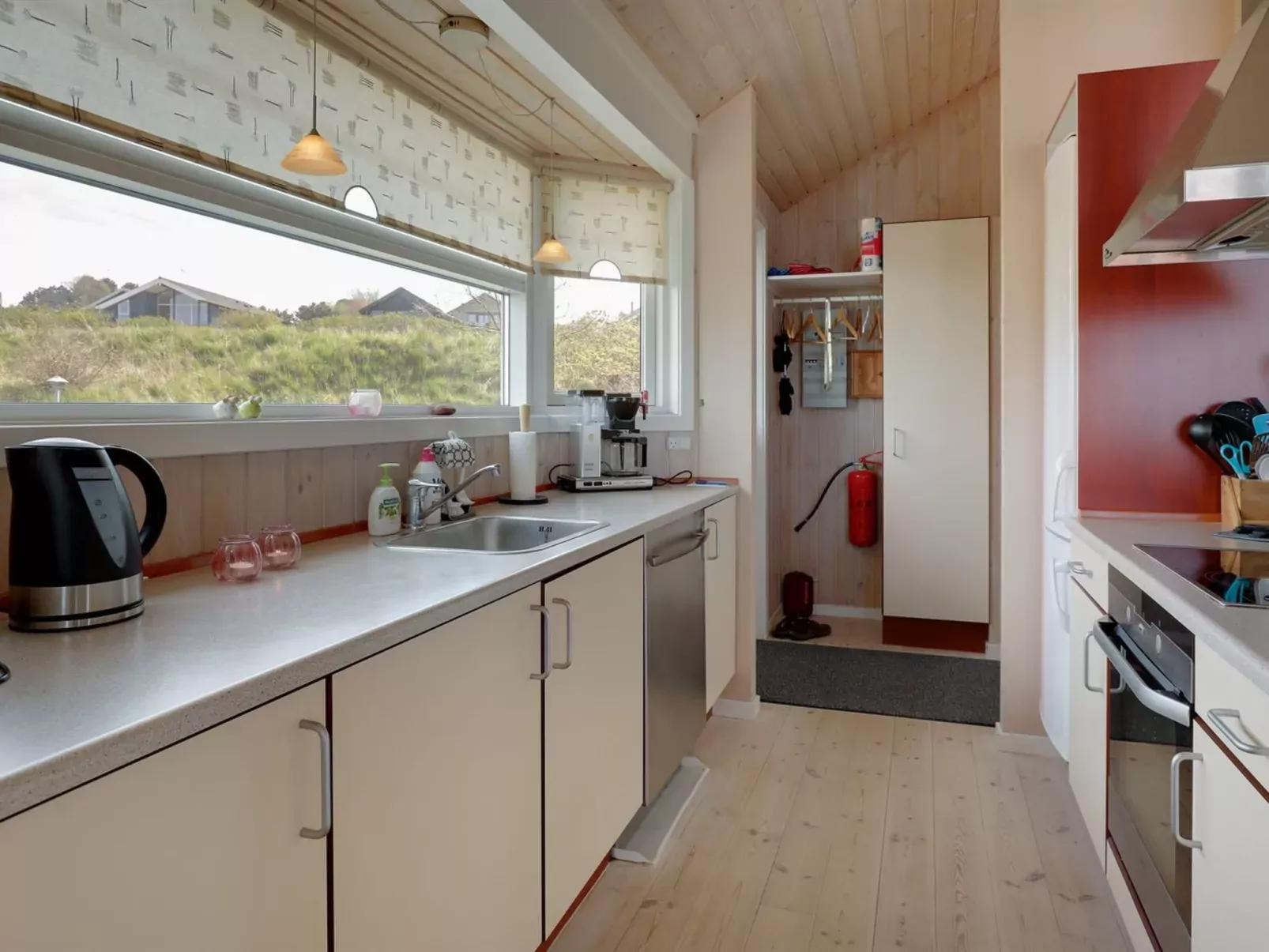 "Paaske" - 350m from the sea-Binnen