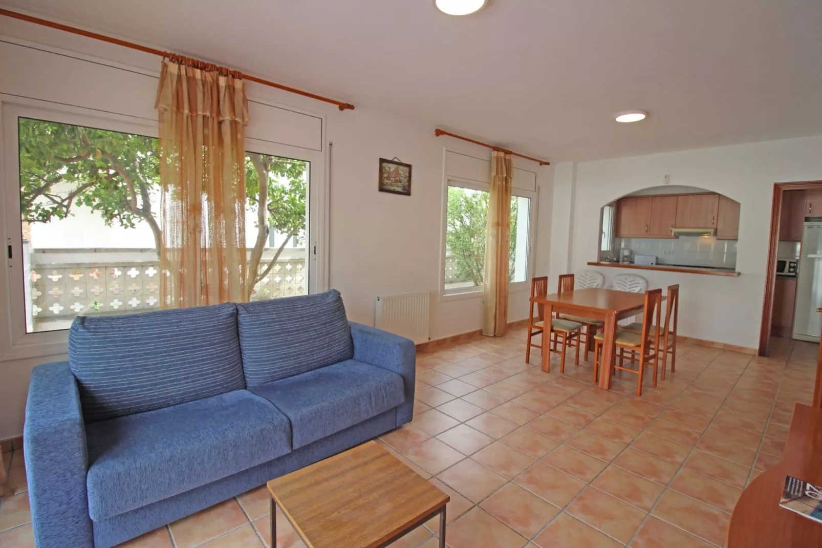 Modern vakantiehuis met privé zwembad in Empuriabrava, Spanje-Woonkamer