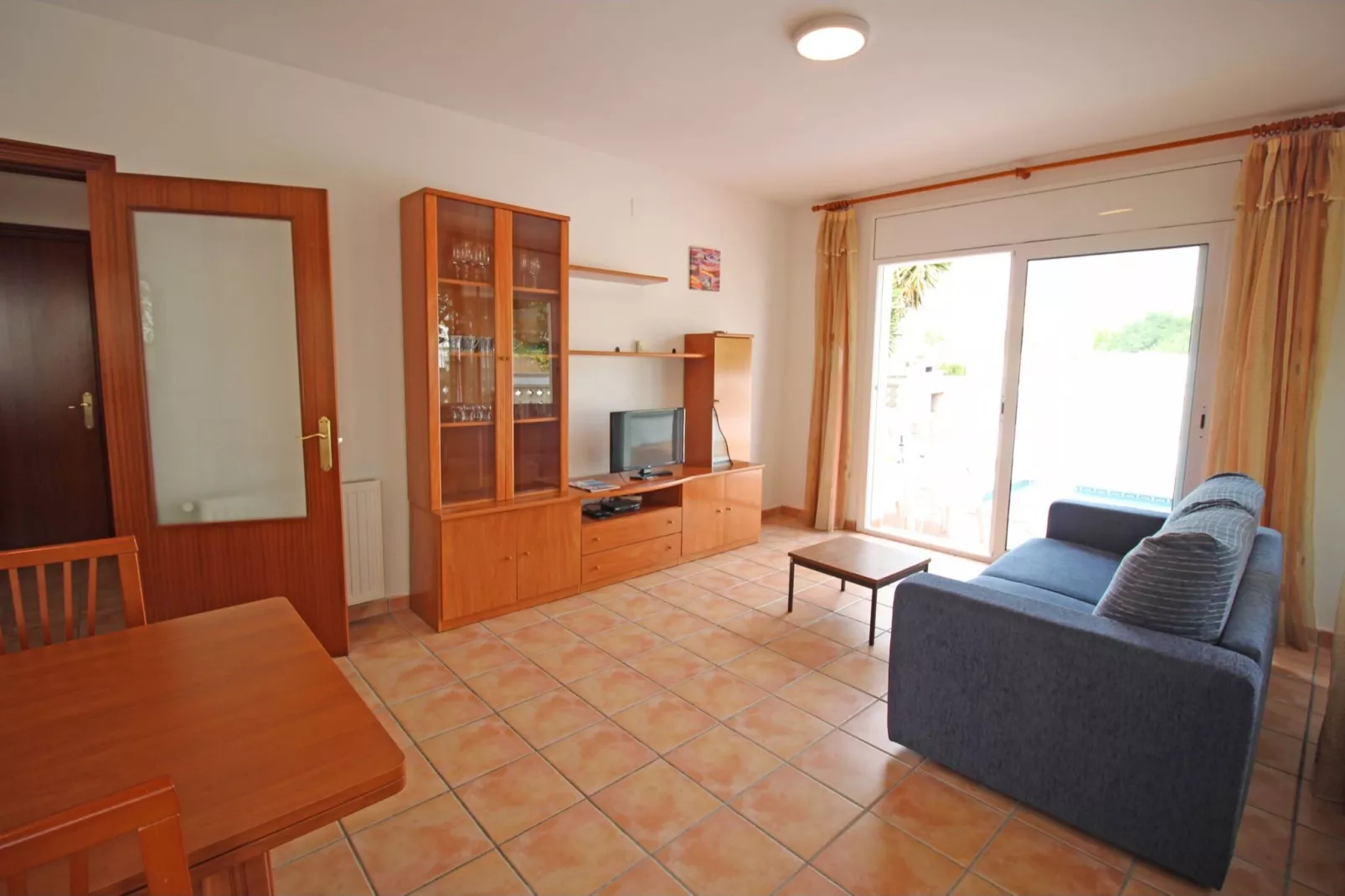 Modern vakantiehuis met privé zwembad in Empuriabrava, Spanje-Woonkamer