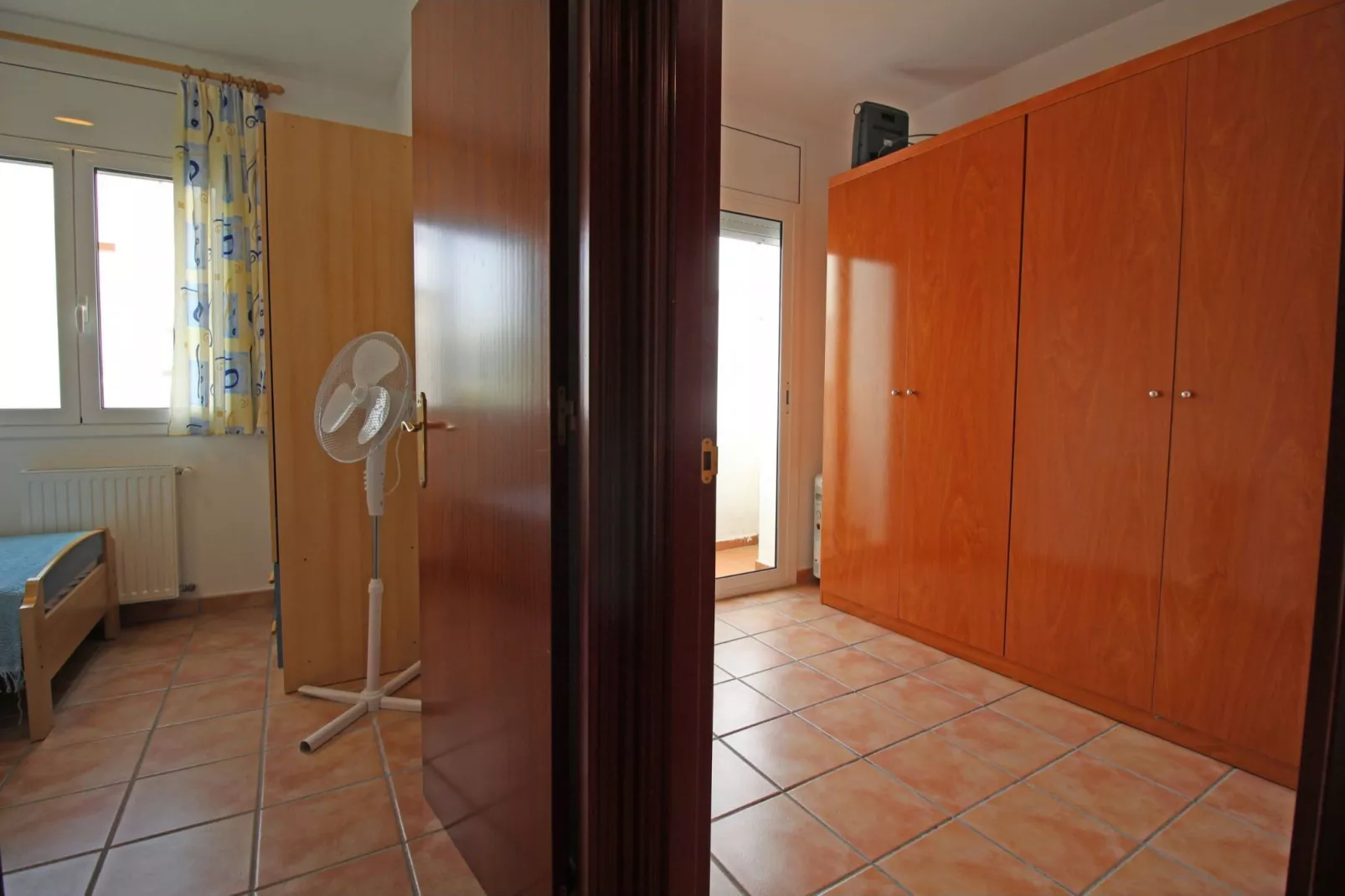 Modern vakantiehuis met privé zwembad in Empuriabrava, Spanje-Slaapkamer