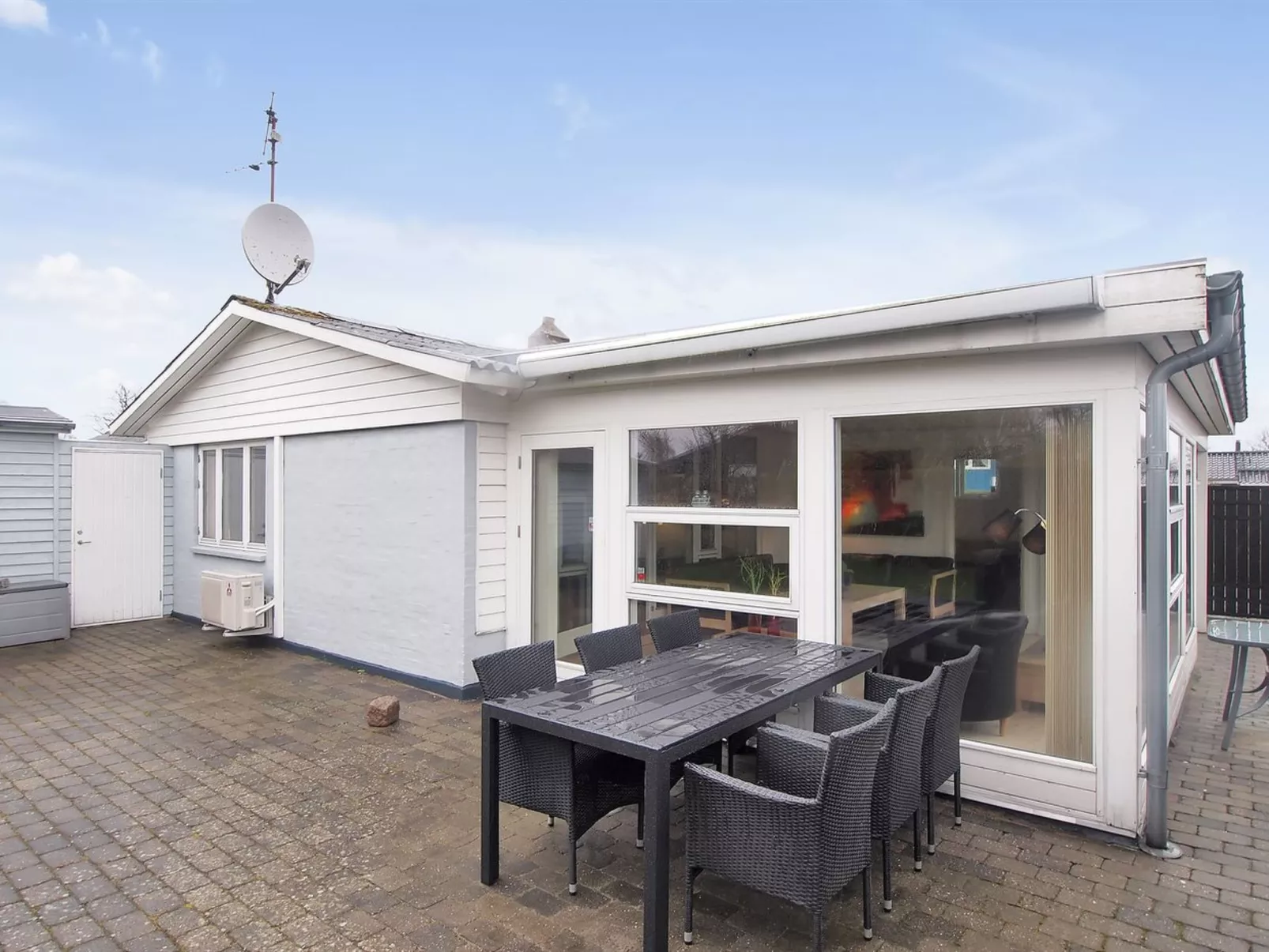 "Mena" - 200m from the sea-Binnen