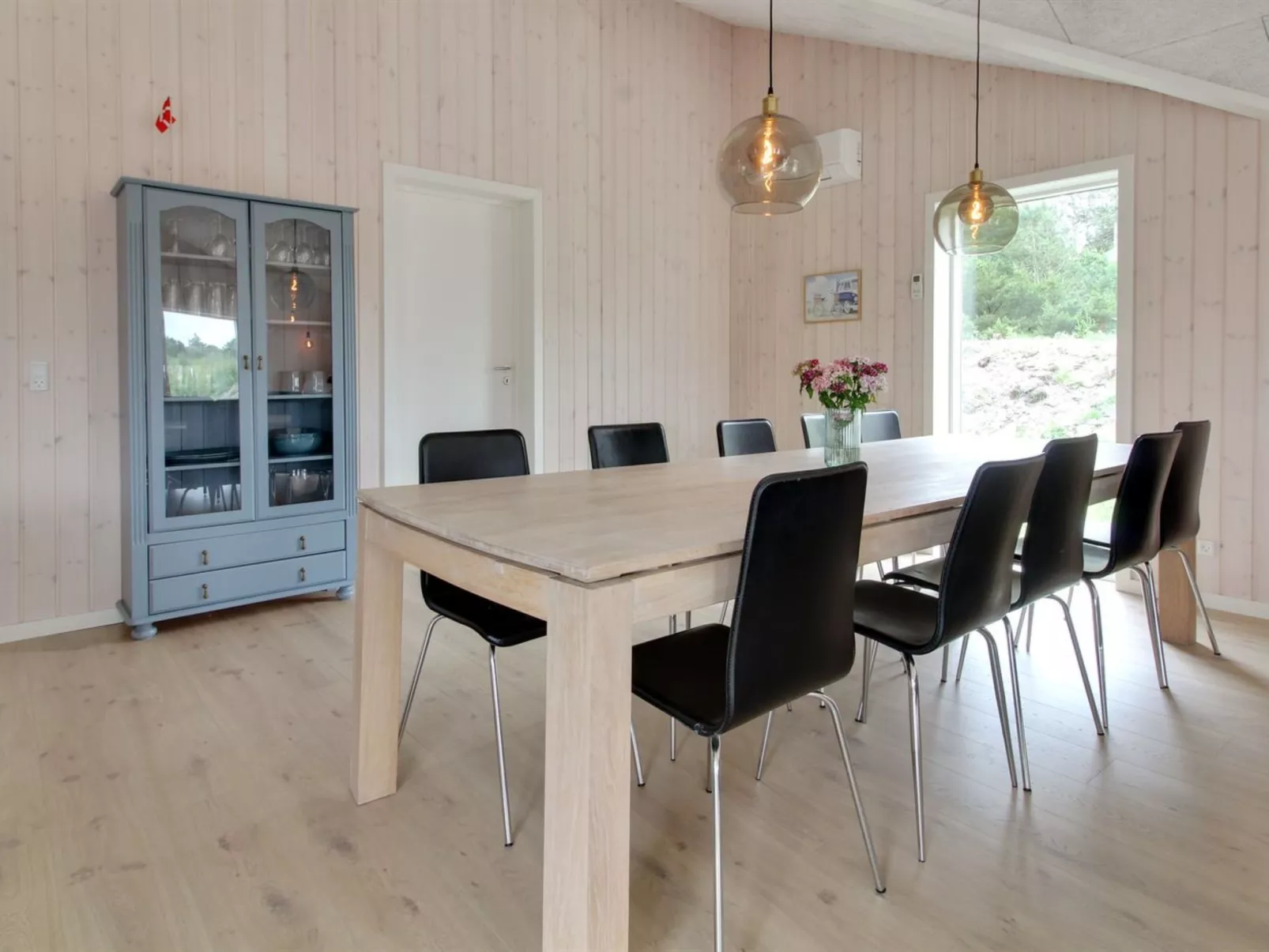 "Anuk" - 2.3km from the sea-Binnen