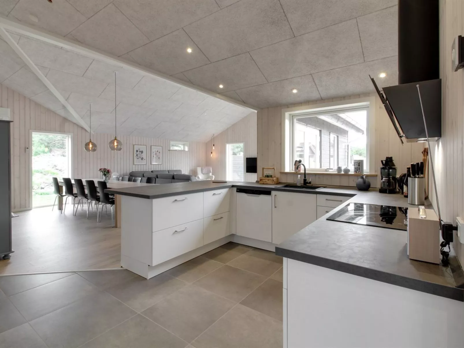"Anuk" - 2.3km from the sea-Binnen